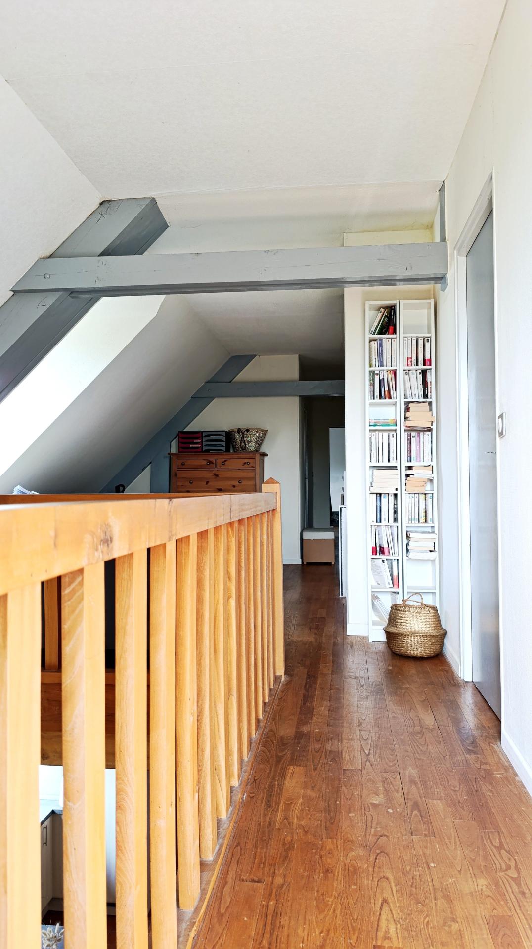 Photo 8 of the listing.