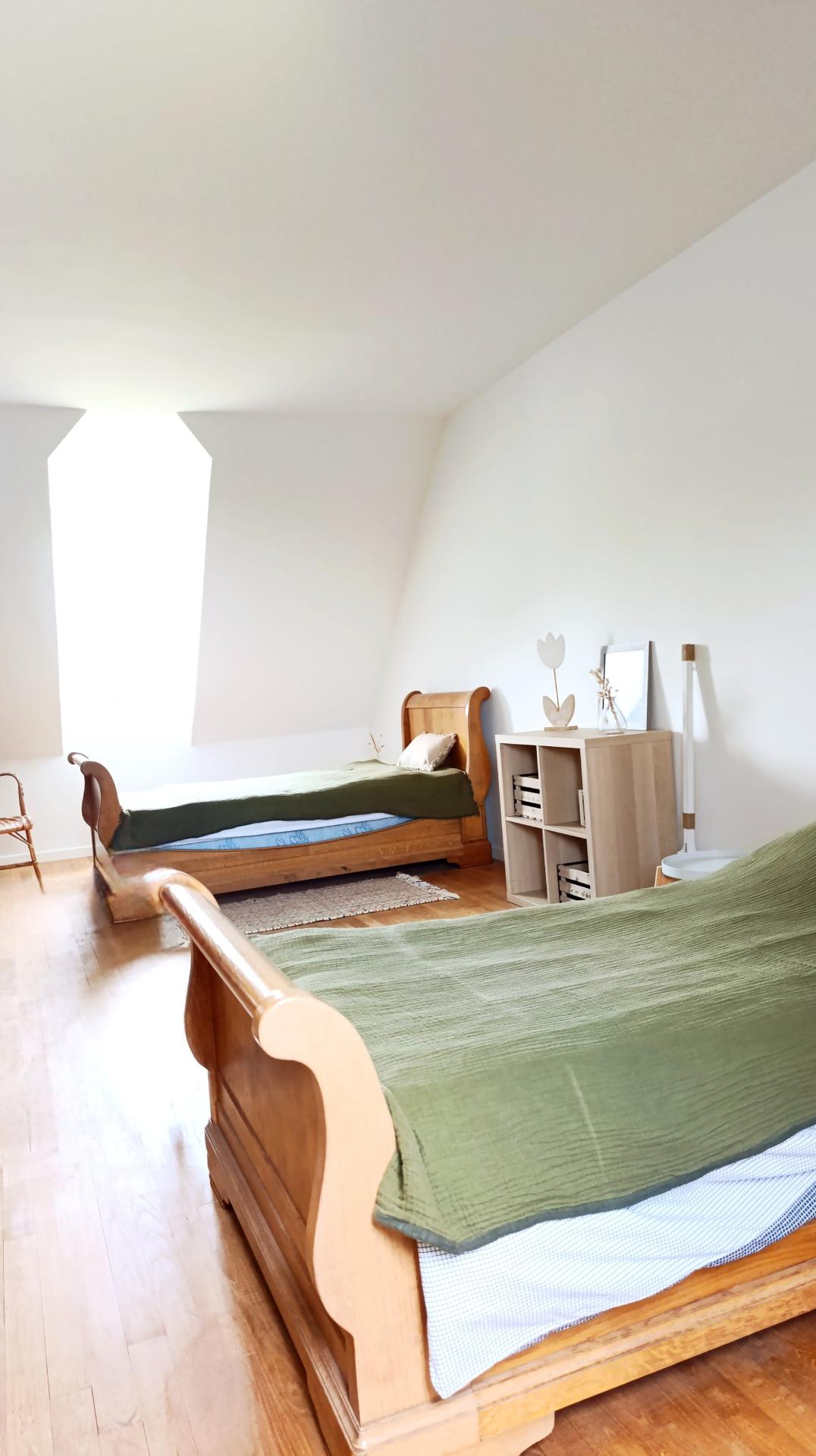 Photo 12 of the listing.