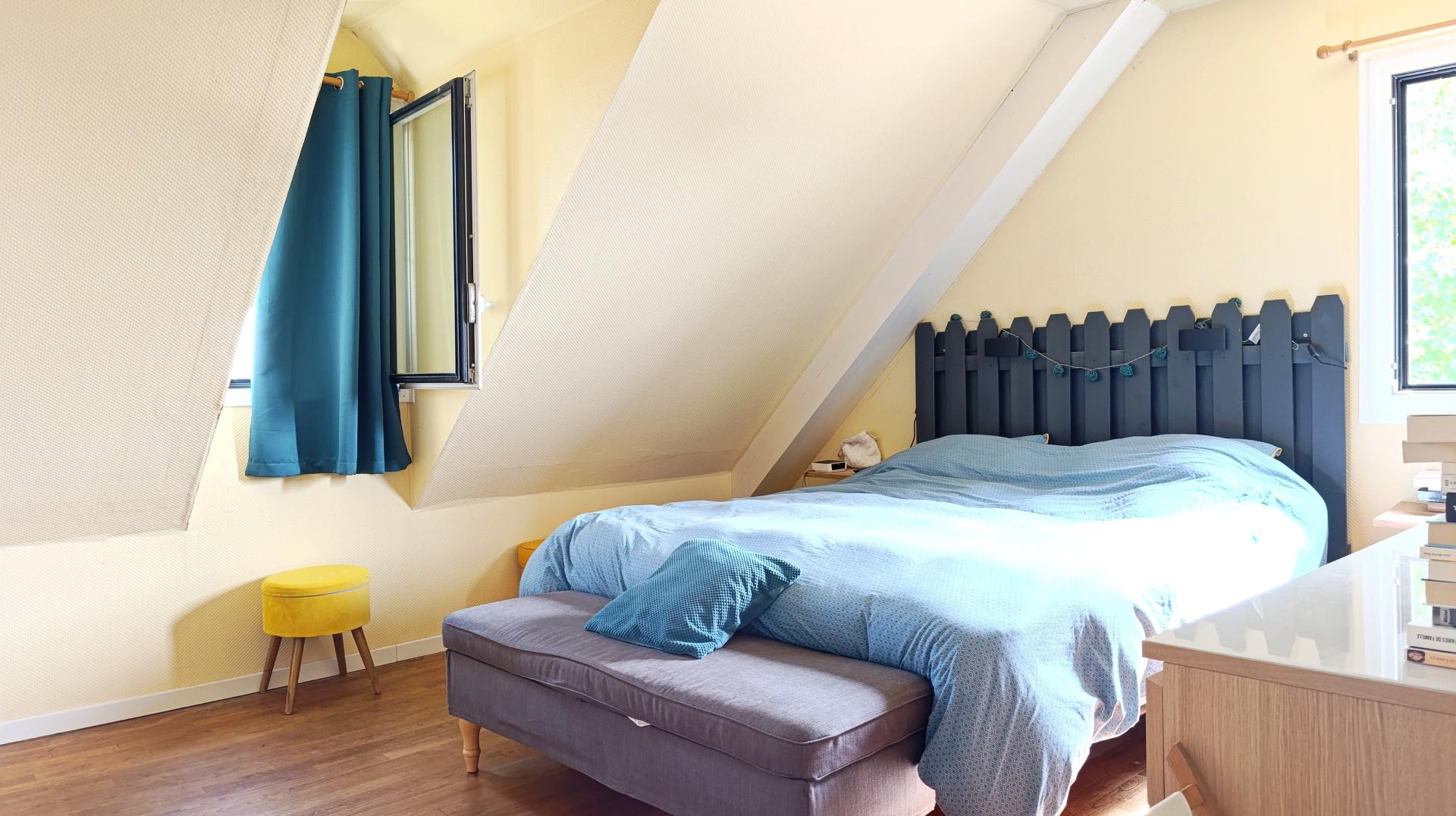 Photo 9 of the listing.