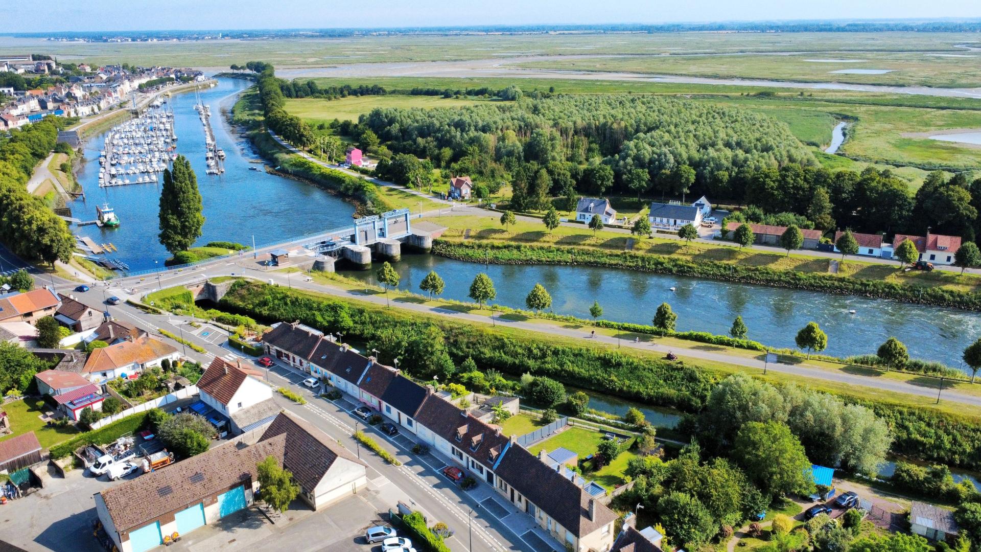 Photo 18 of the listing.