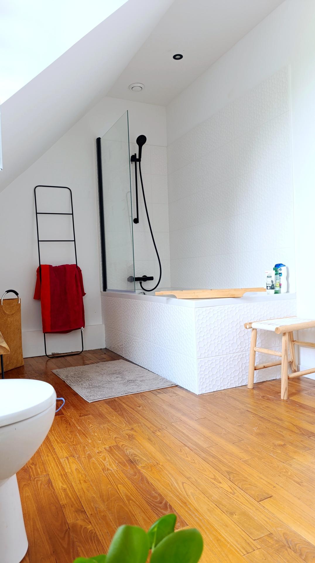 Photo 13 of the listing.