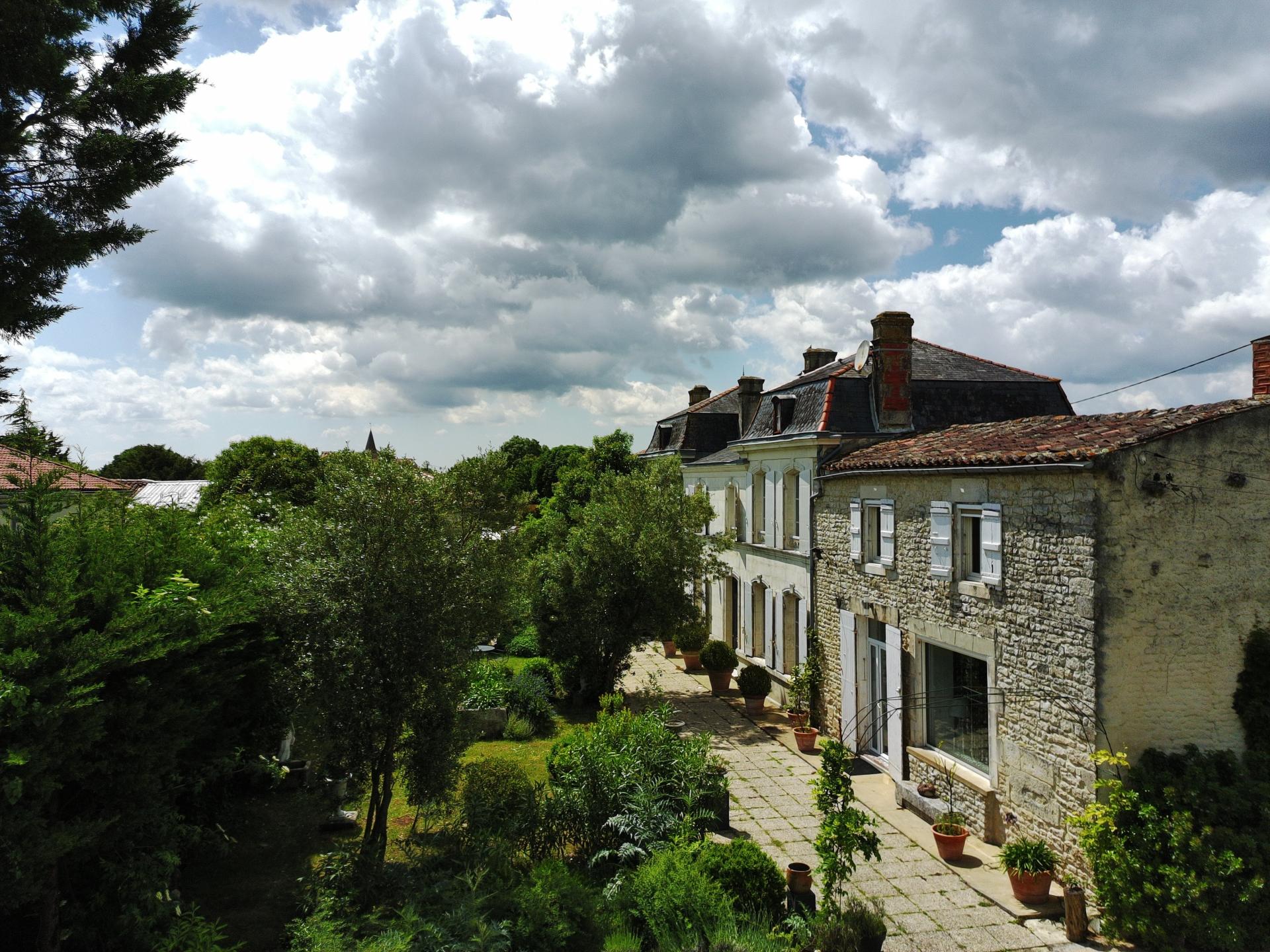 Photo 3 of the listing.