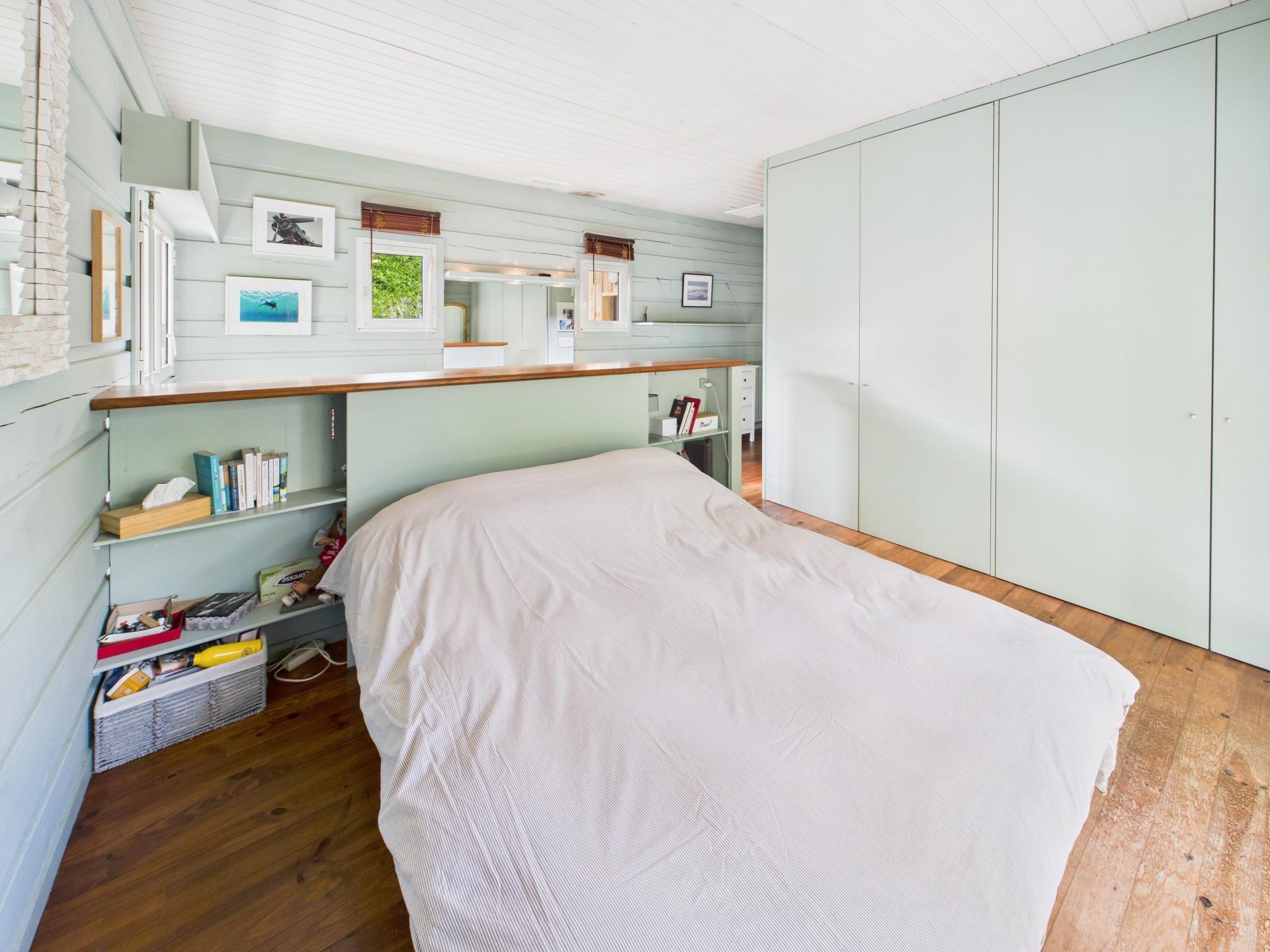 Photo 15 of the listing.