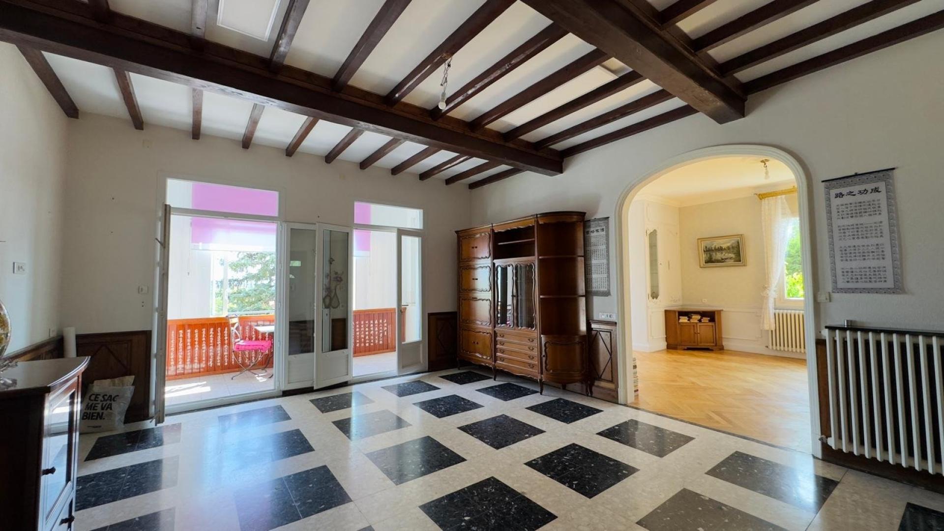 Photo 3 of the listing.