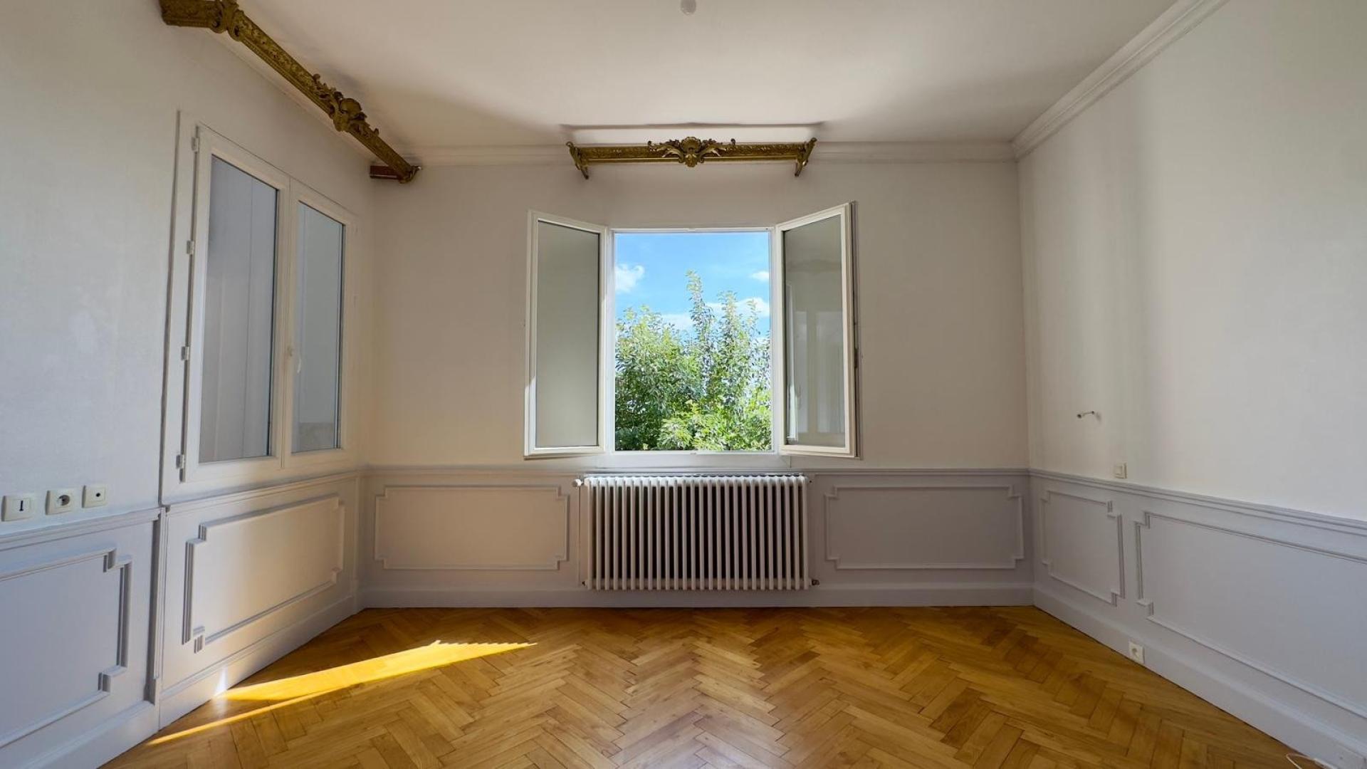 Photo 8 of the listing.