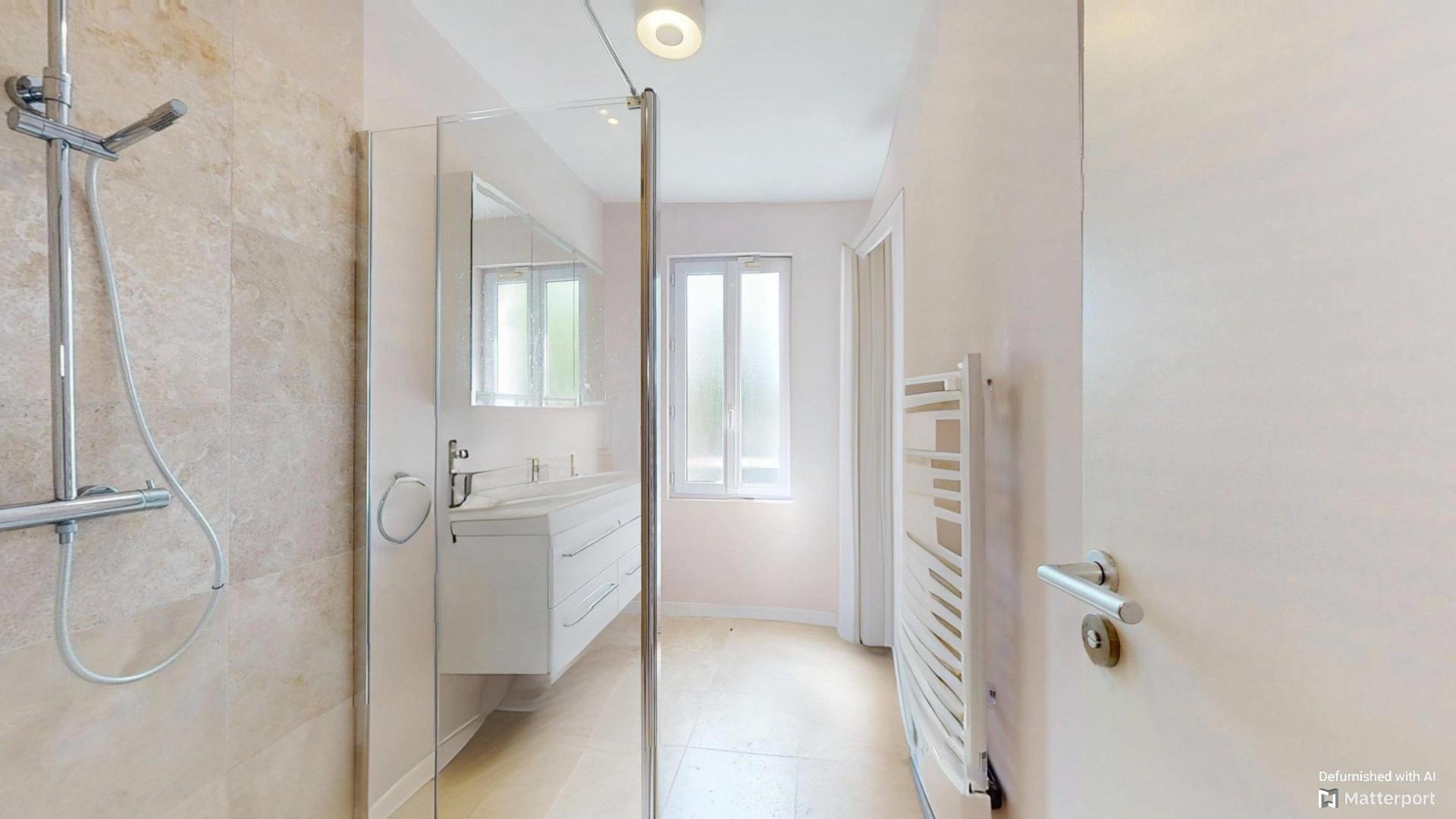 Photo 17 of the listing.