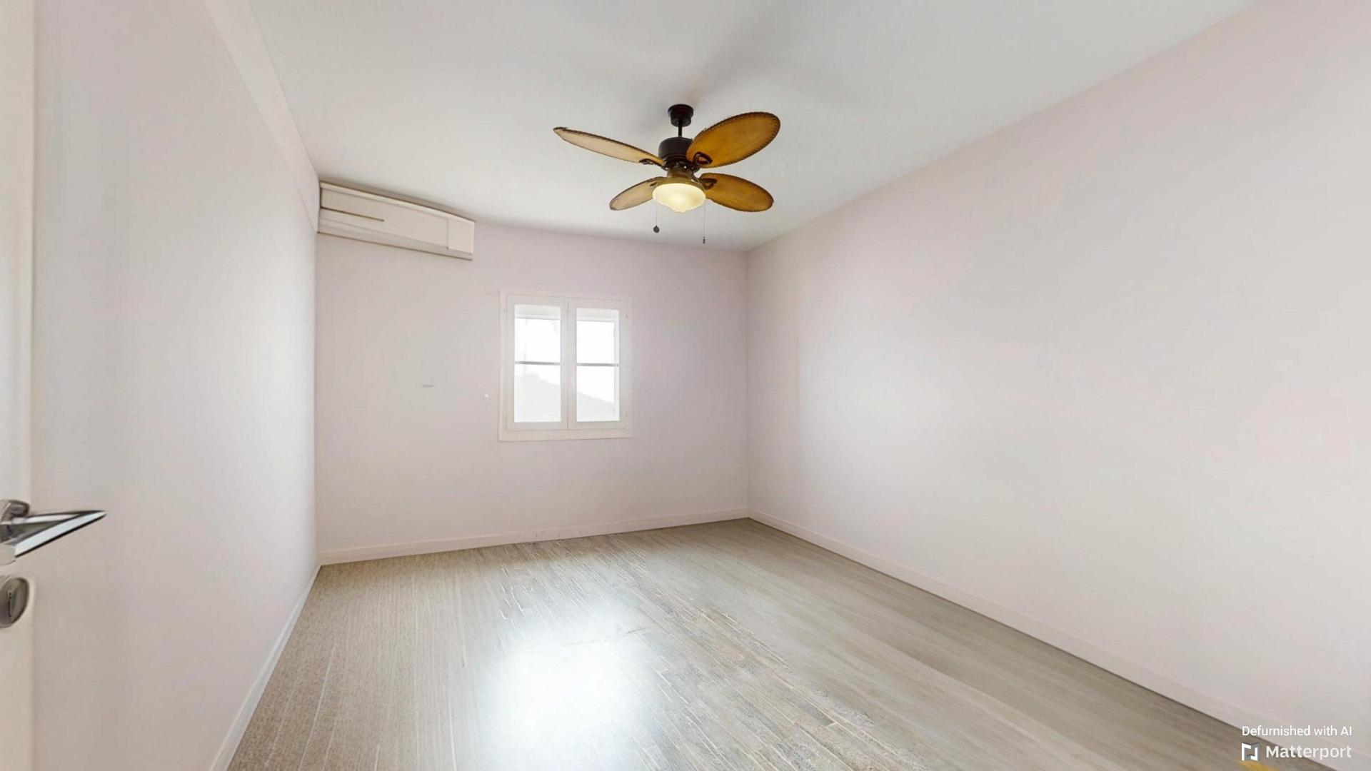 Photo 14 of the listing.