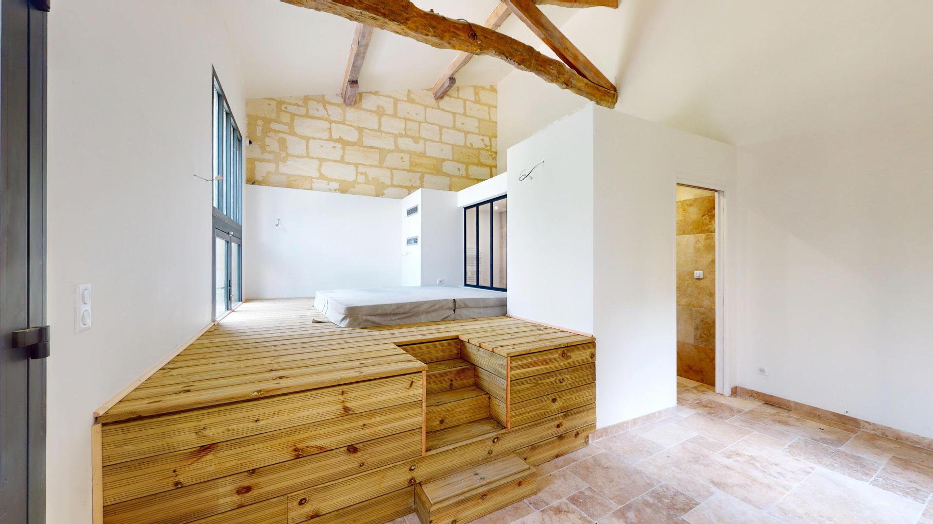 Photo 6 of the listing.