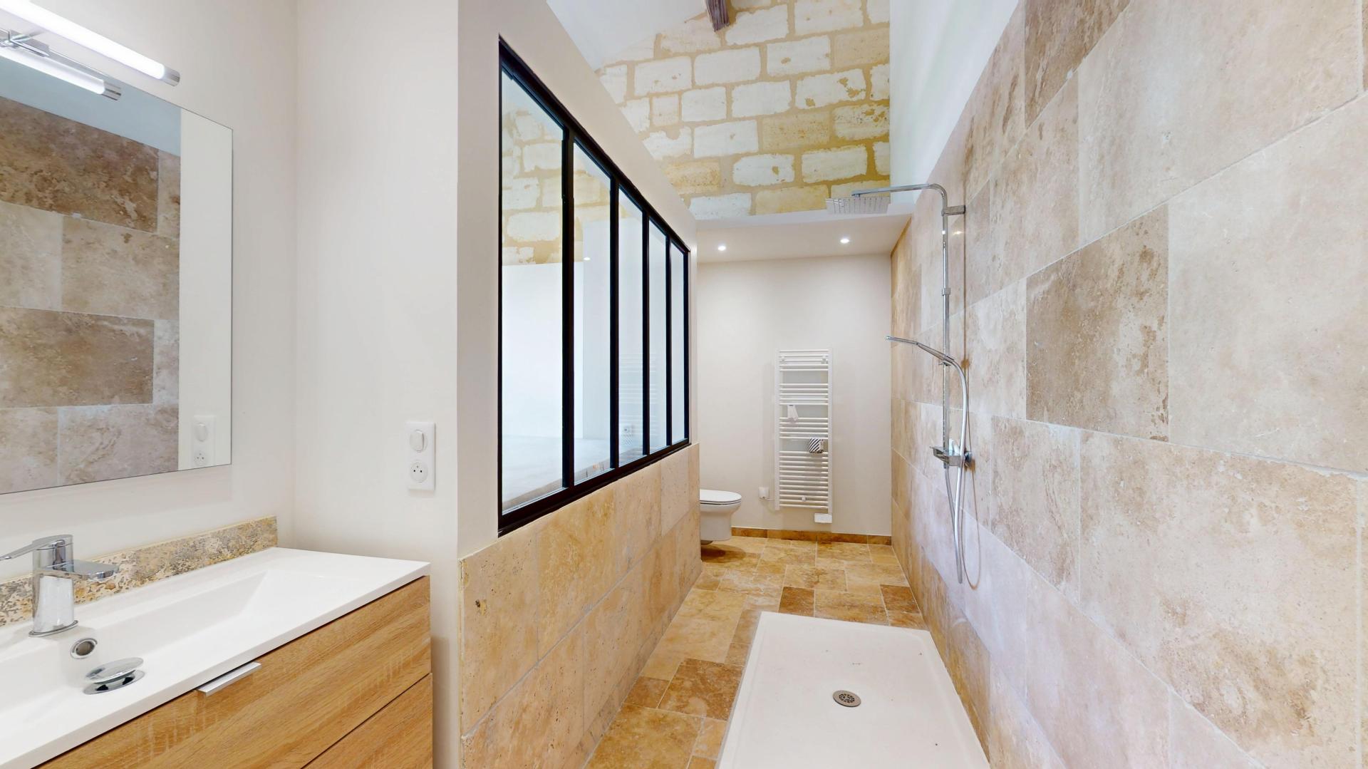 Photo 7 of the listing.