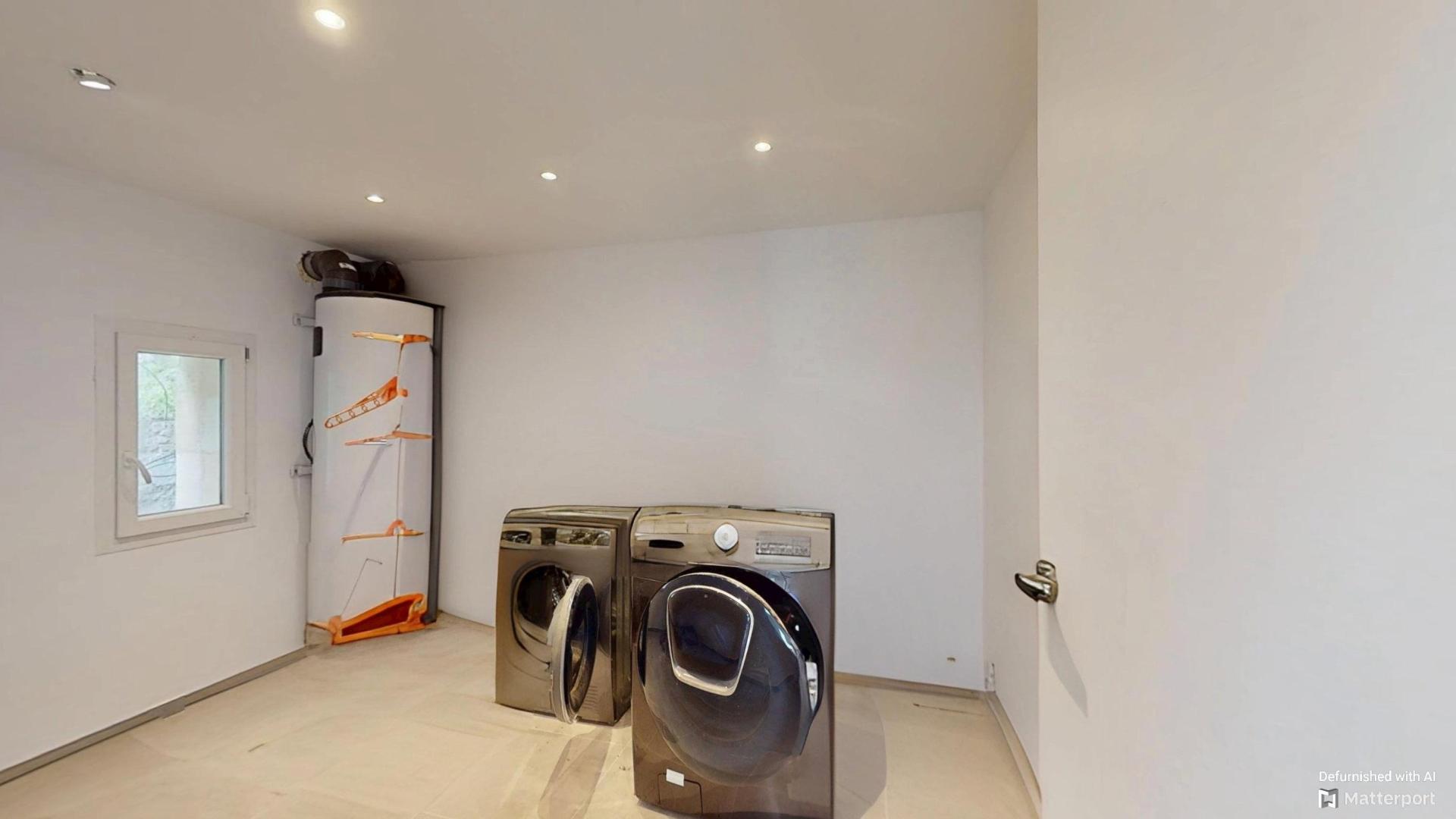 Photo 13 of the listing.