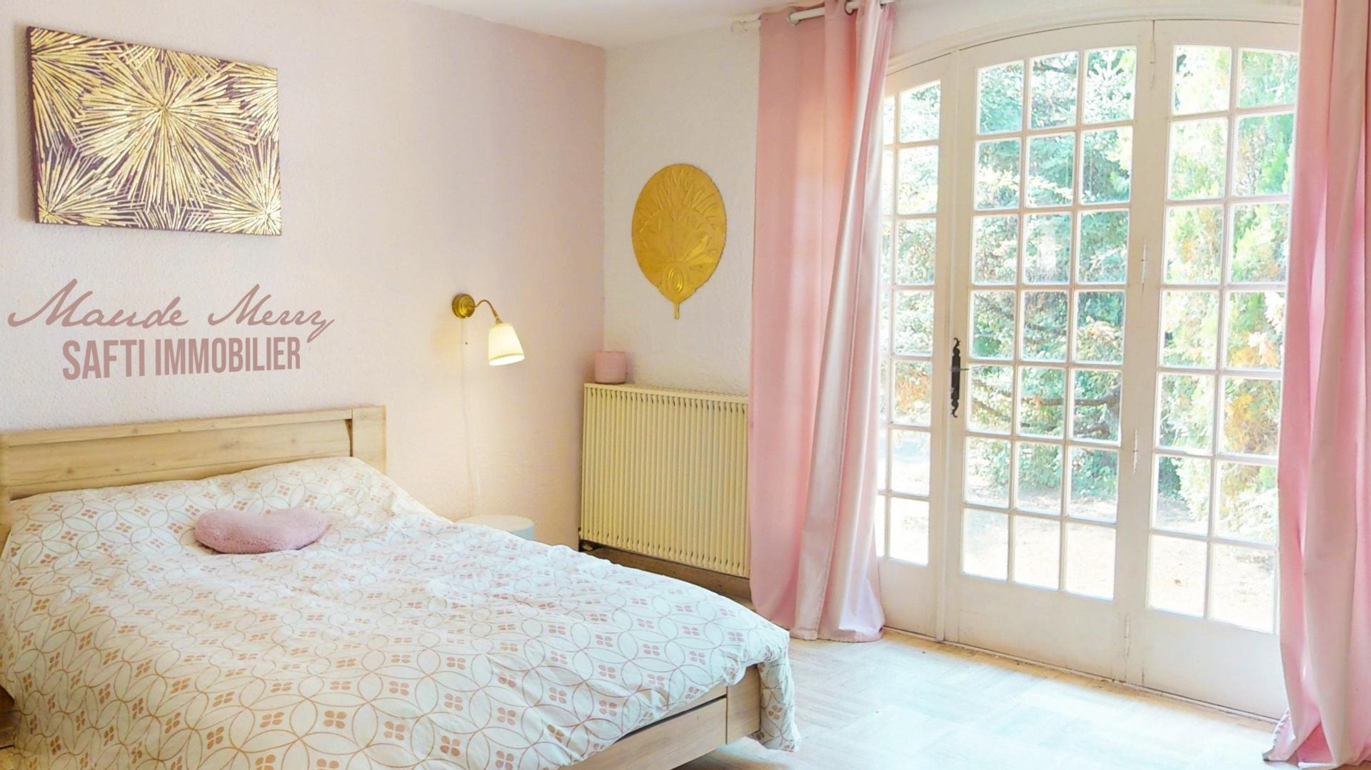 Photo 11 of the listing.