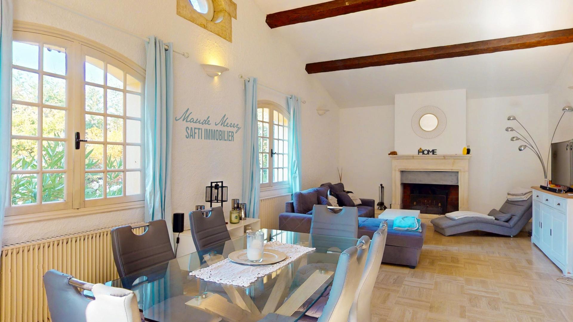 Photo 7 of the listing.