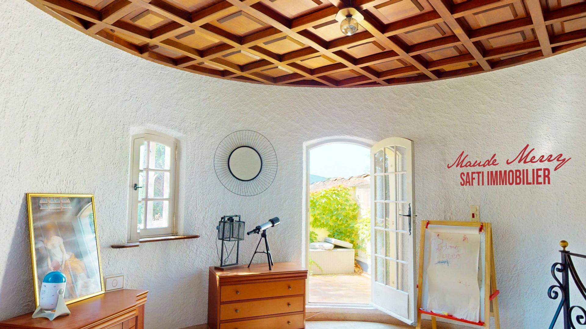 Photo 13 of the listing.