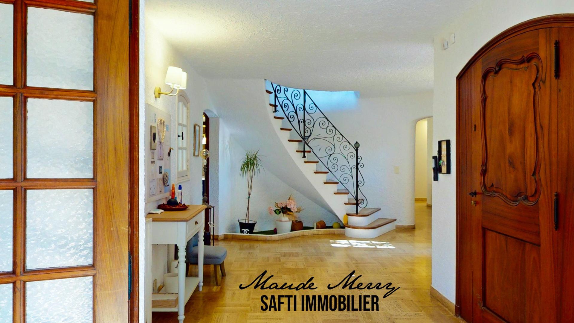 Photo 5 of the listing.