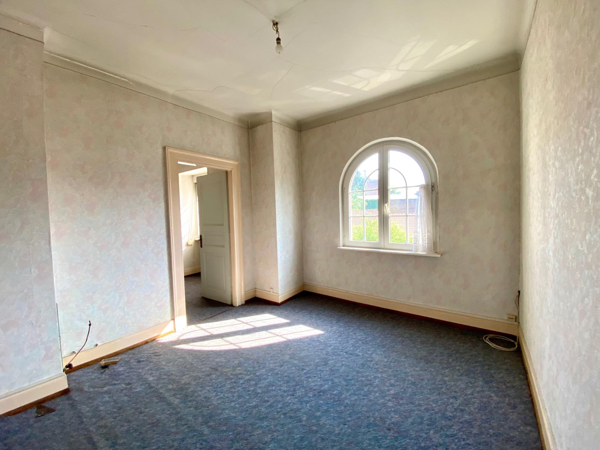 Photo 9 of the listing.