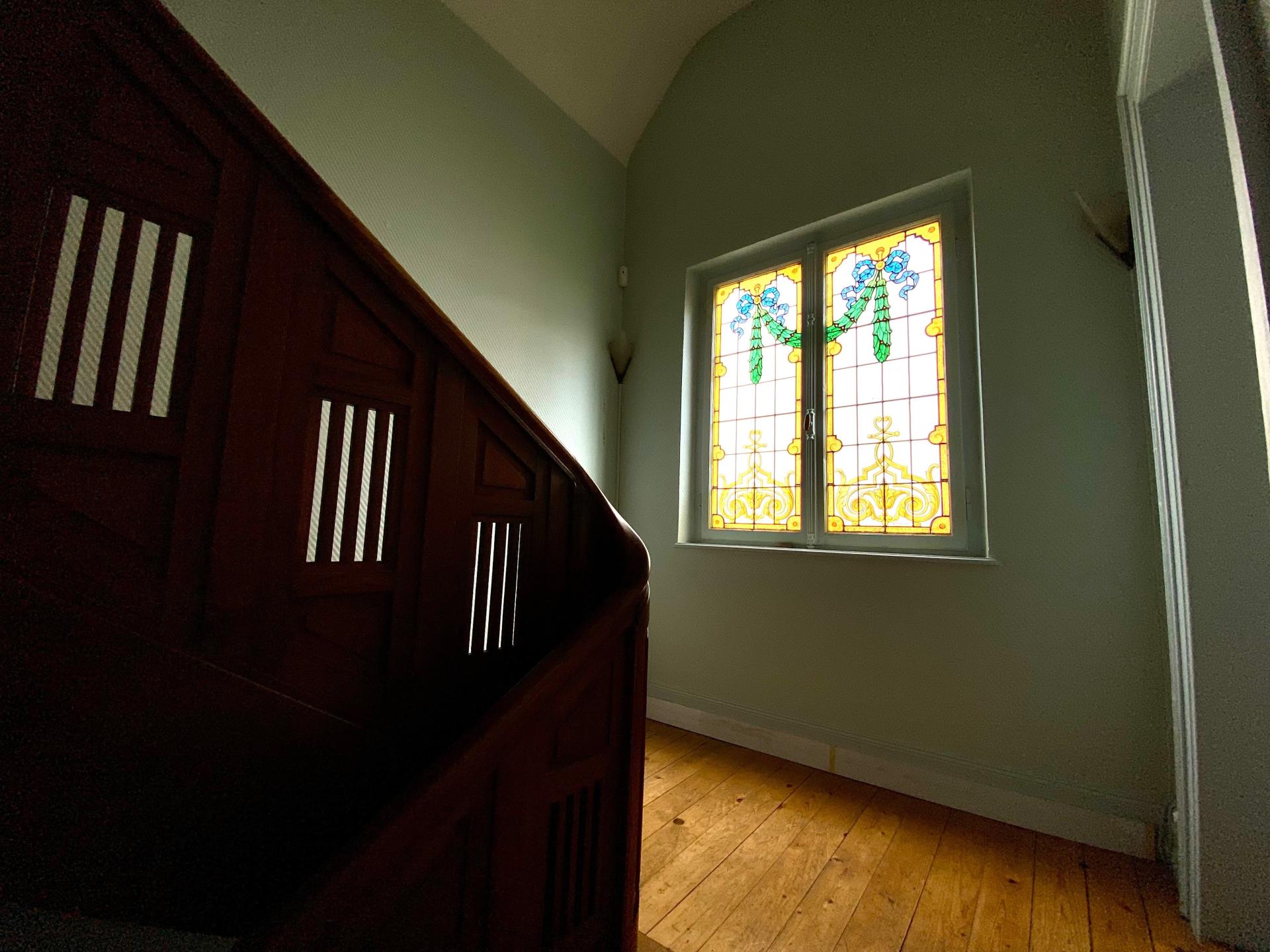 Photo 6 of the listing.