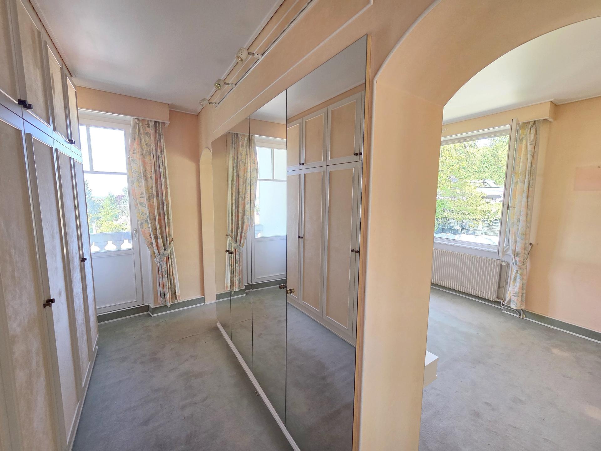 Photo 11 of the listing.