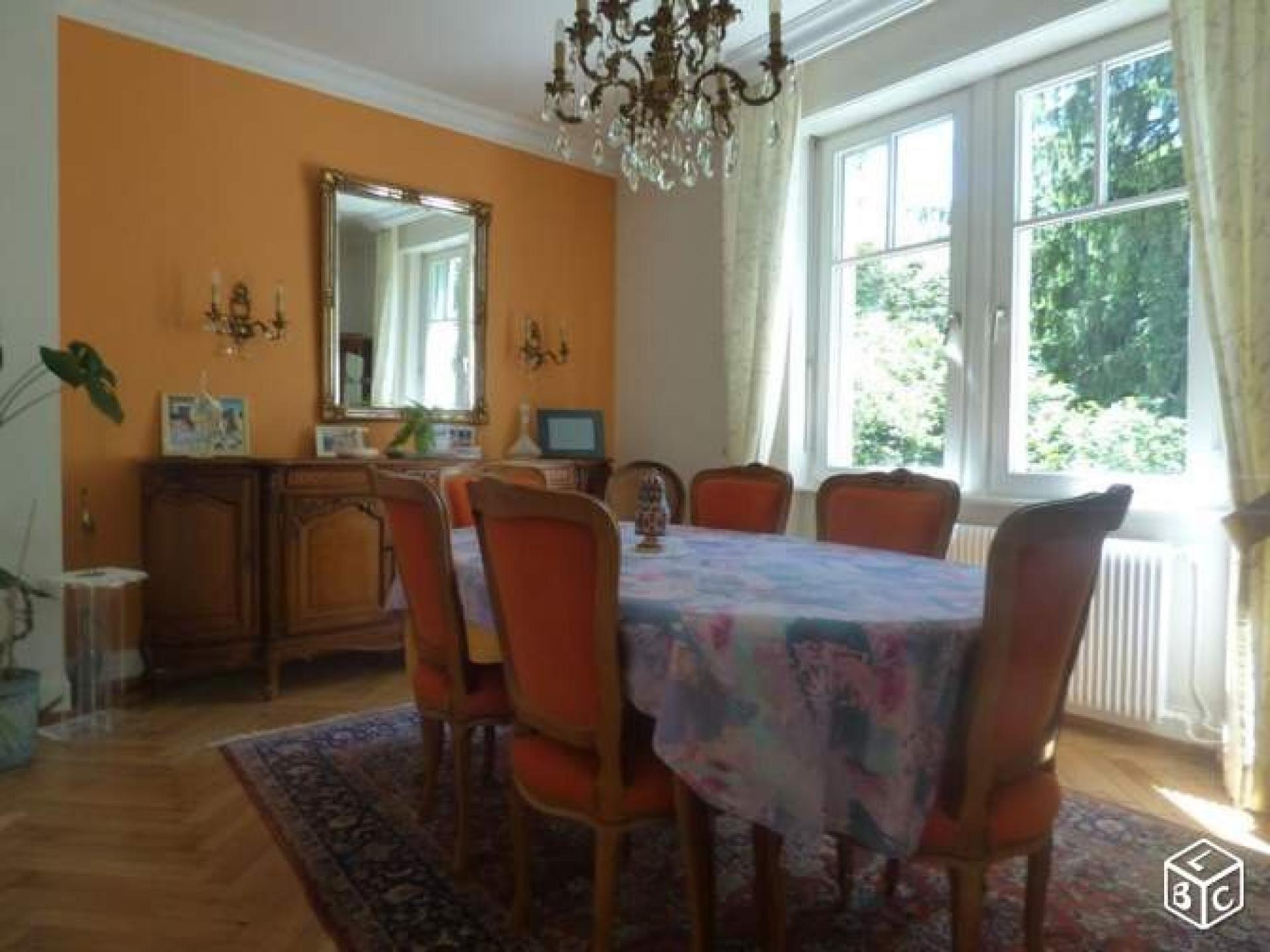 Photo 6 of the listing.