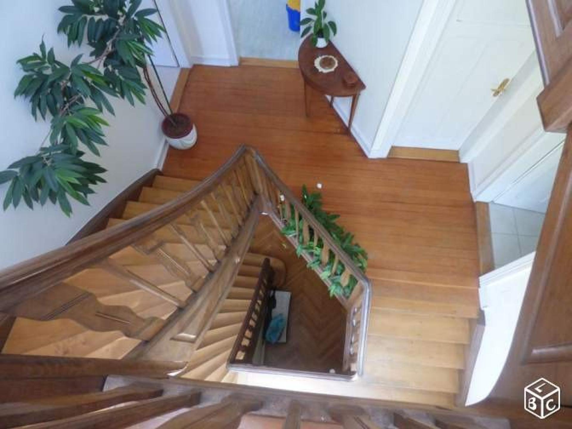 Photo 4 of the listing.