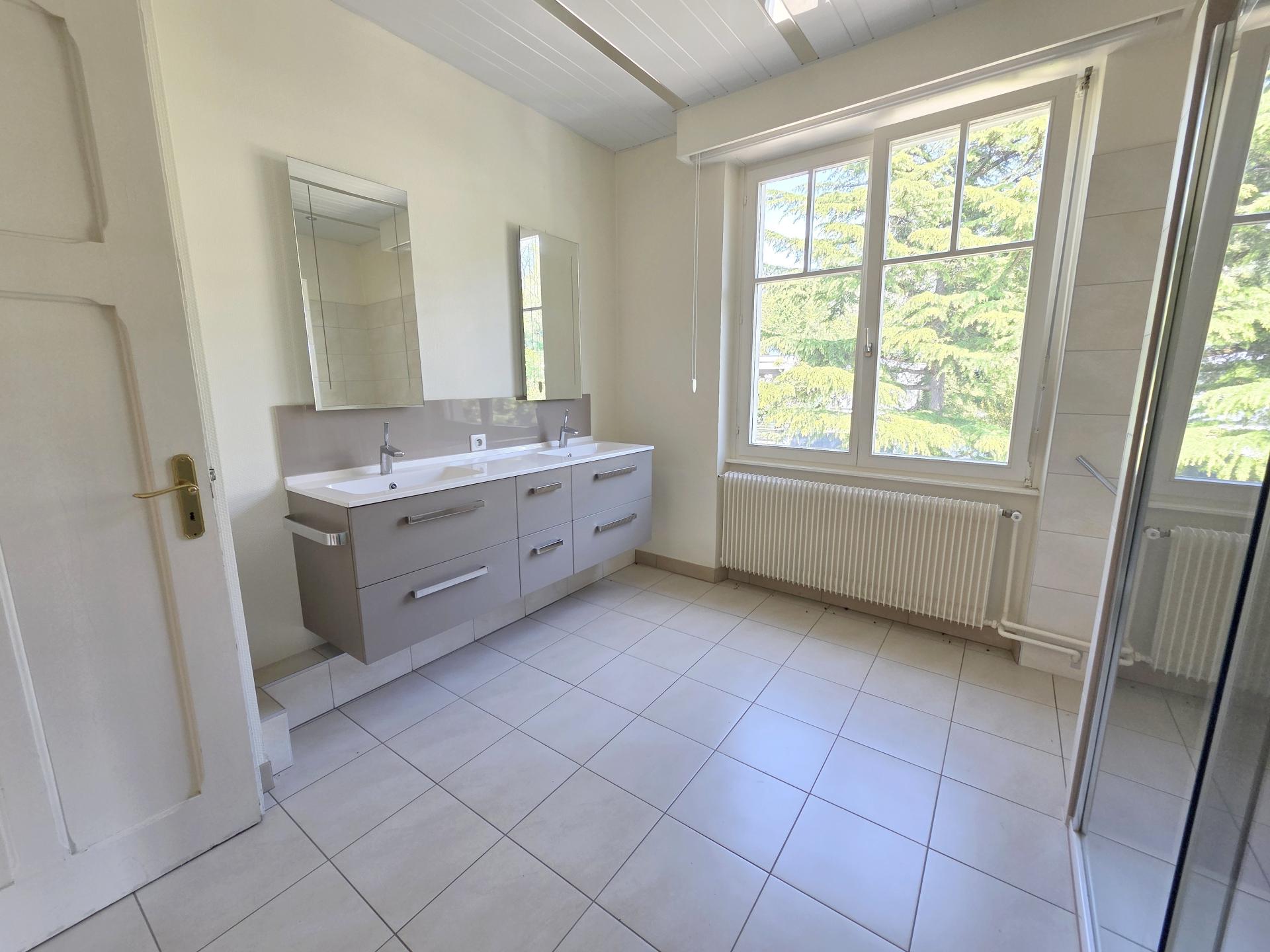 Photo 12 of the listing.