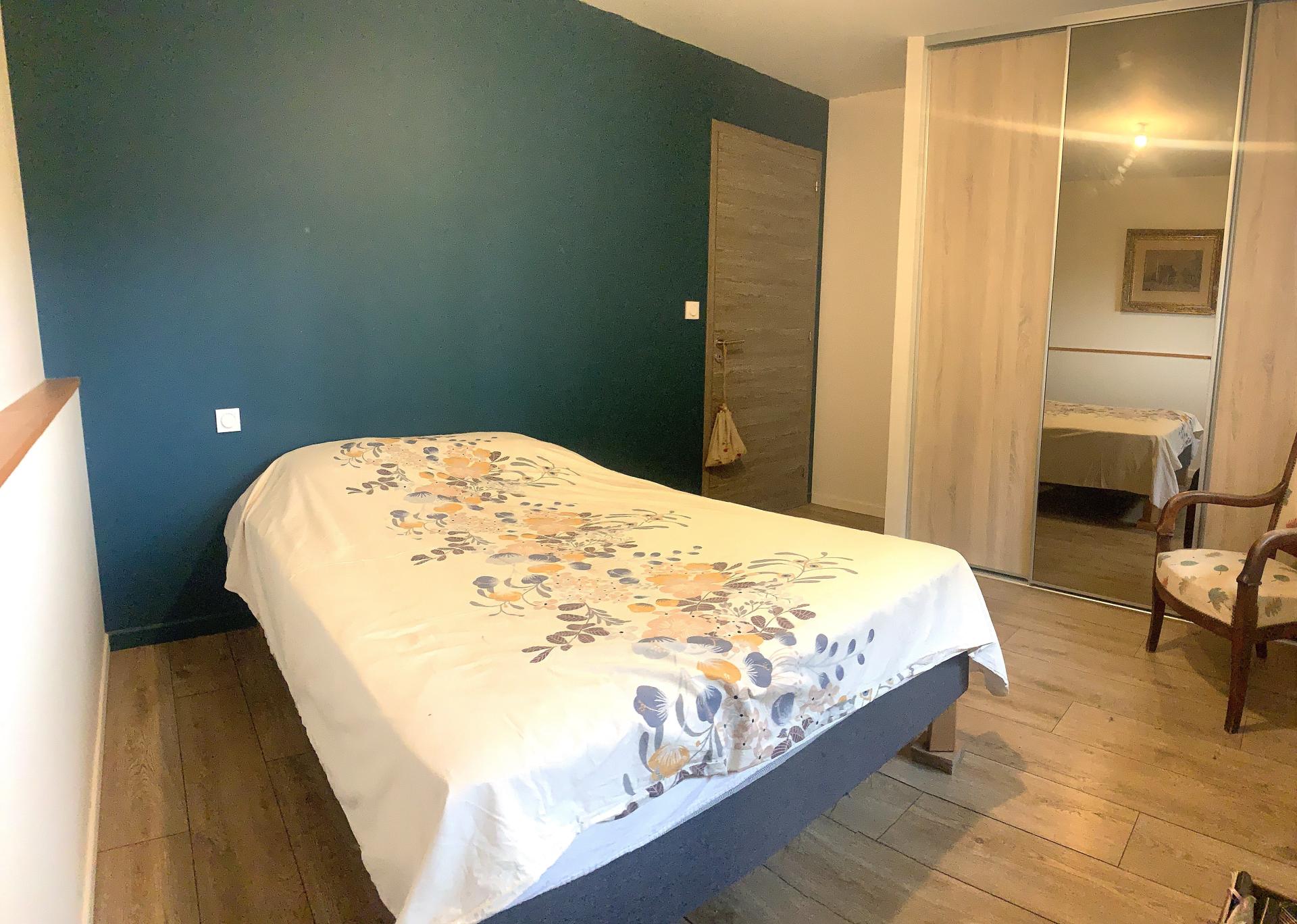 Photo 8 of the listing.