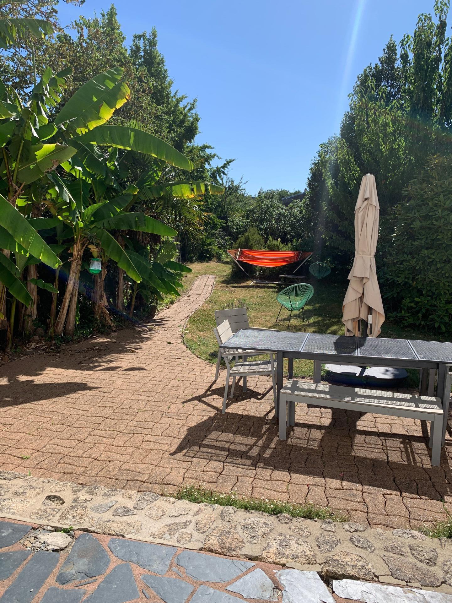 Photo 4 of the listing.