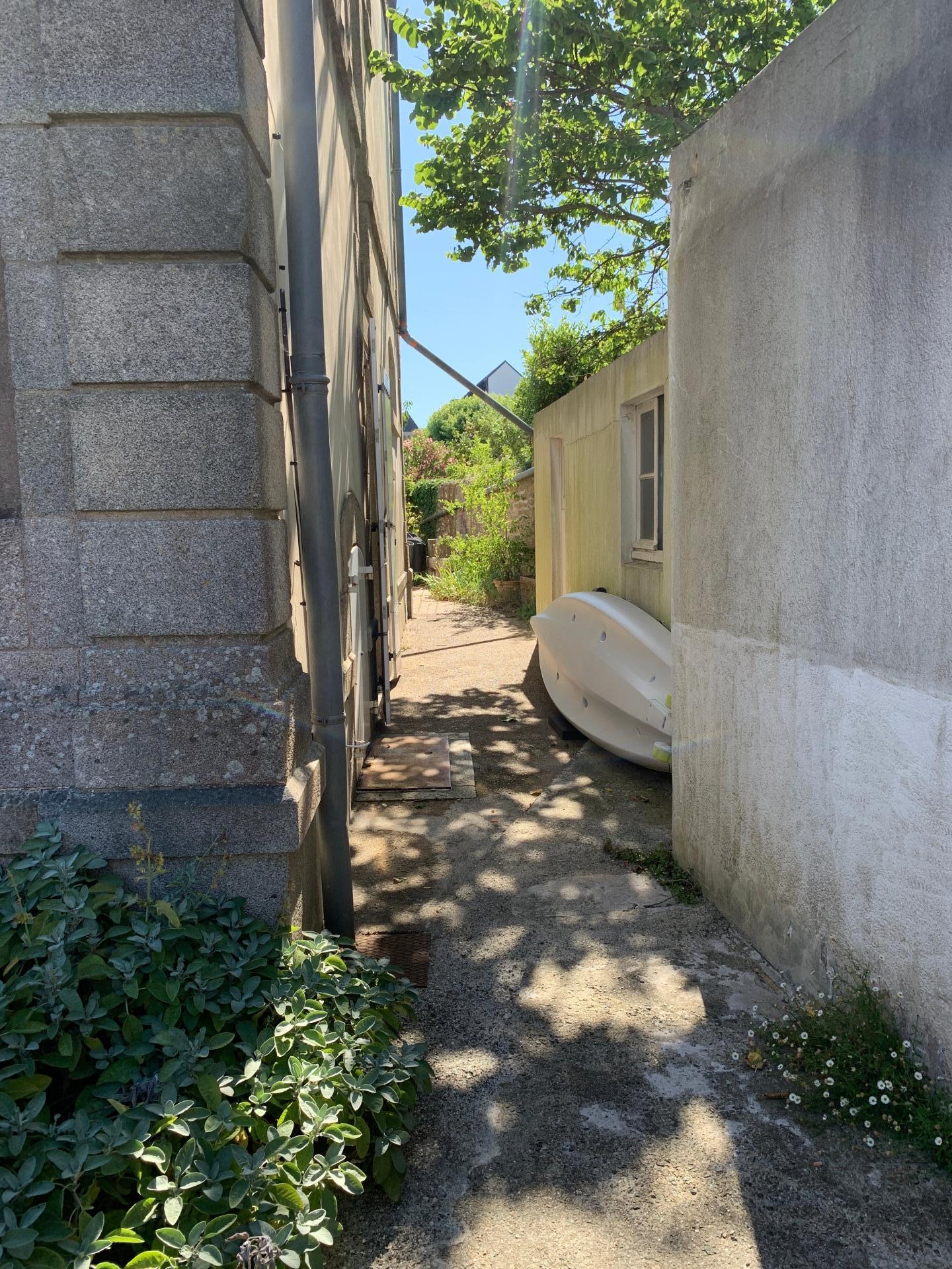 Photo 5 of the listing.