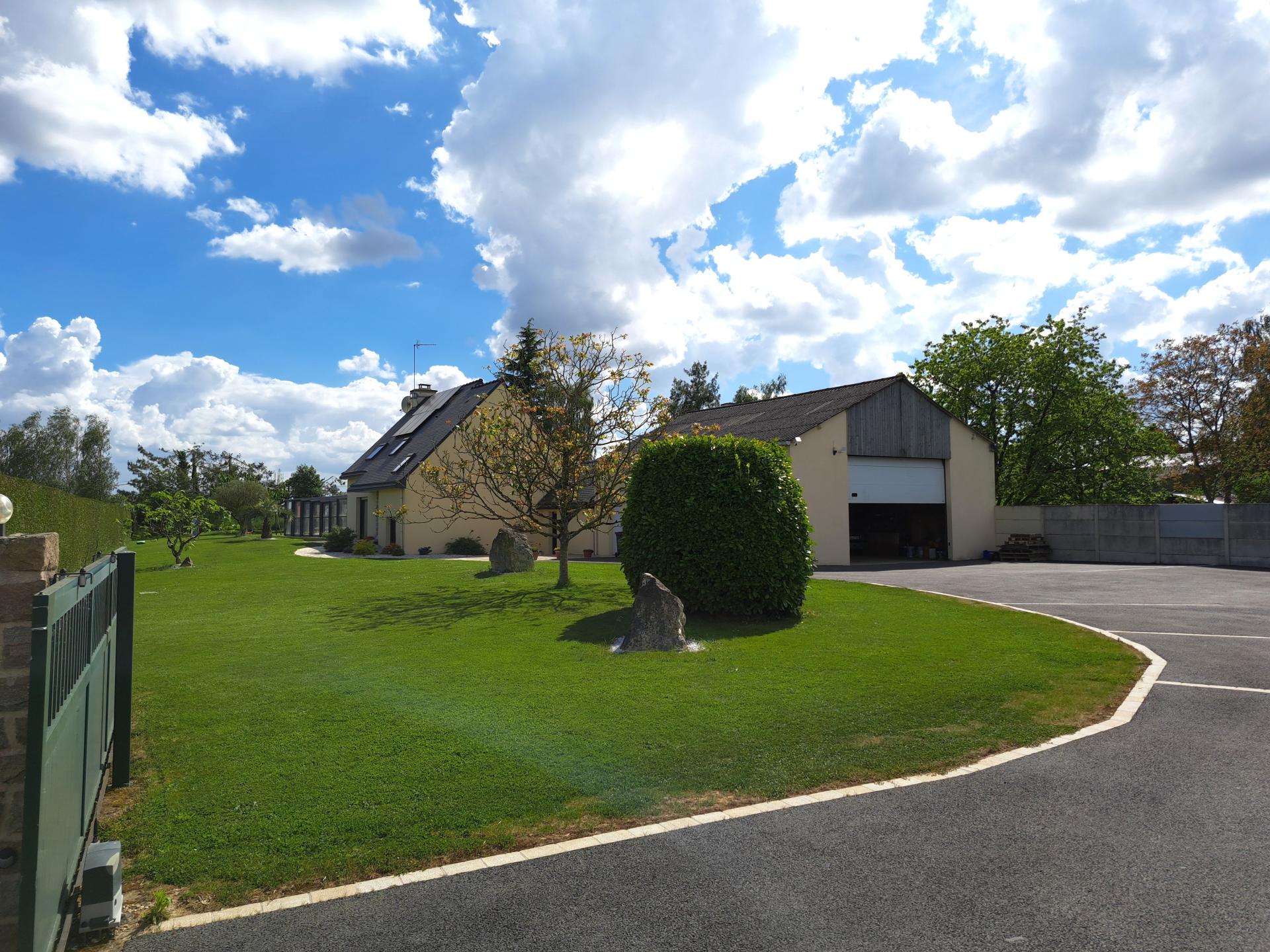 Photo 5 of the listing.