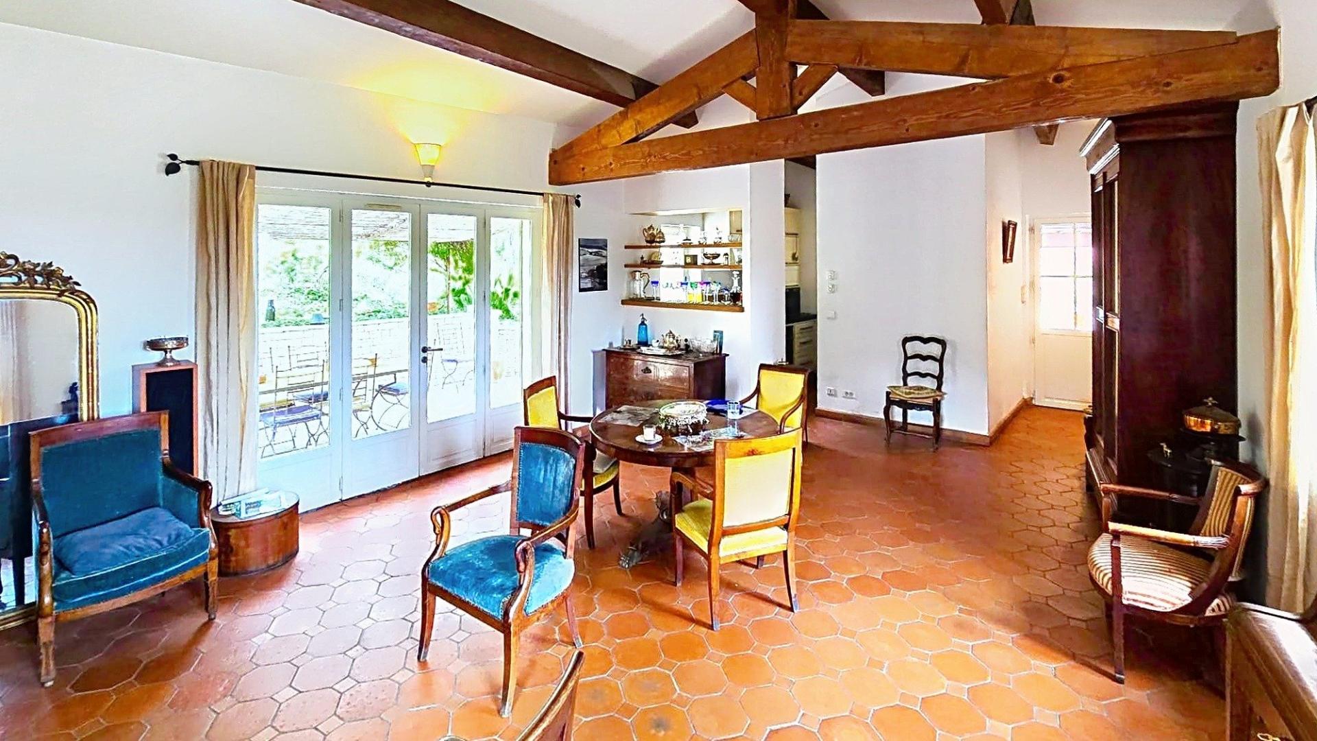 Photo 11 of the listing.