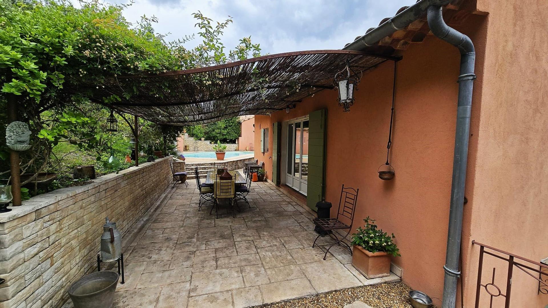 Photo 7 of the listing.