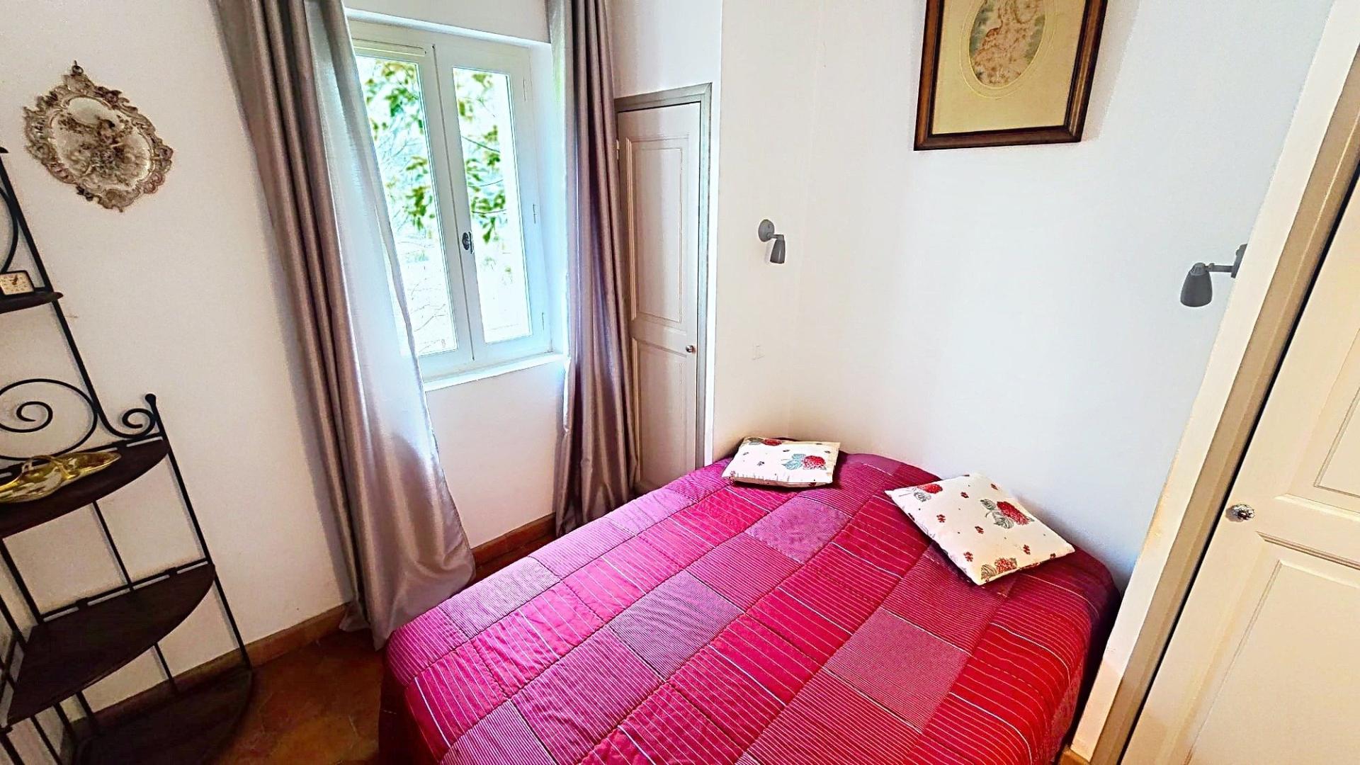 Photo 14 of the listing.