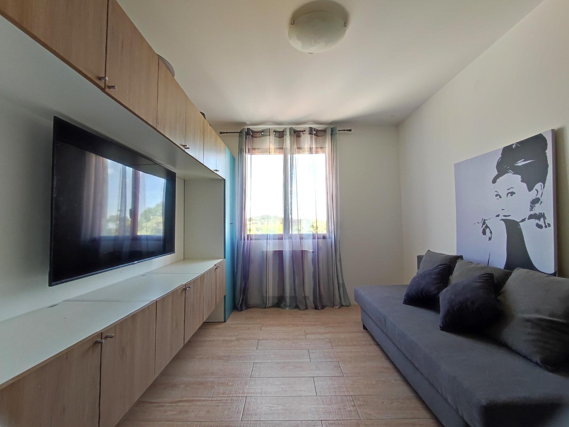 Photo 9 of the listing.