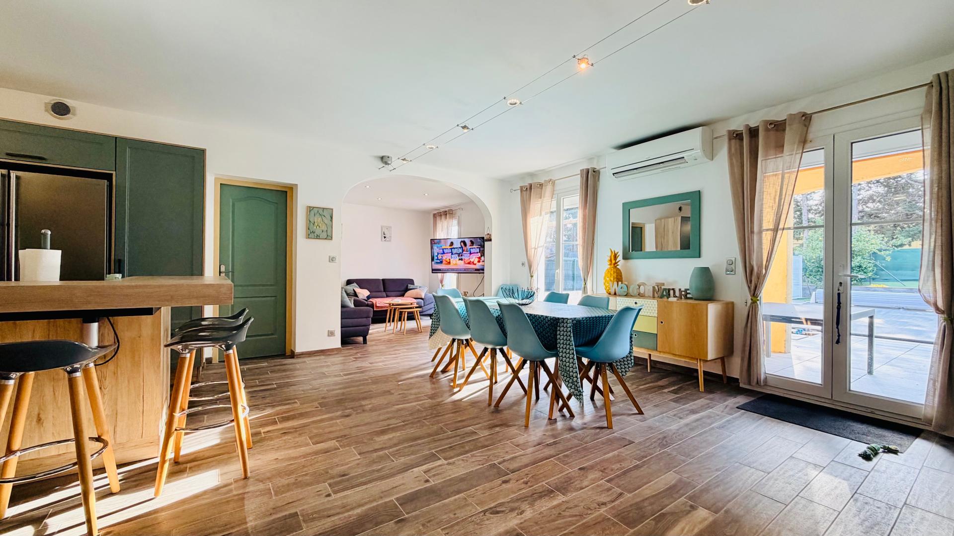 Photo 6 of the listing.