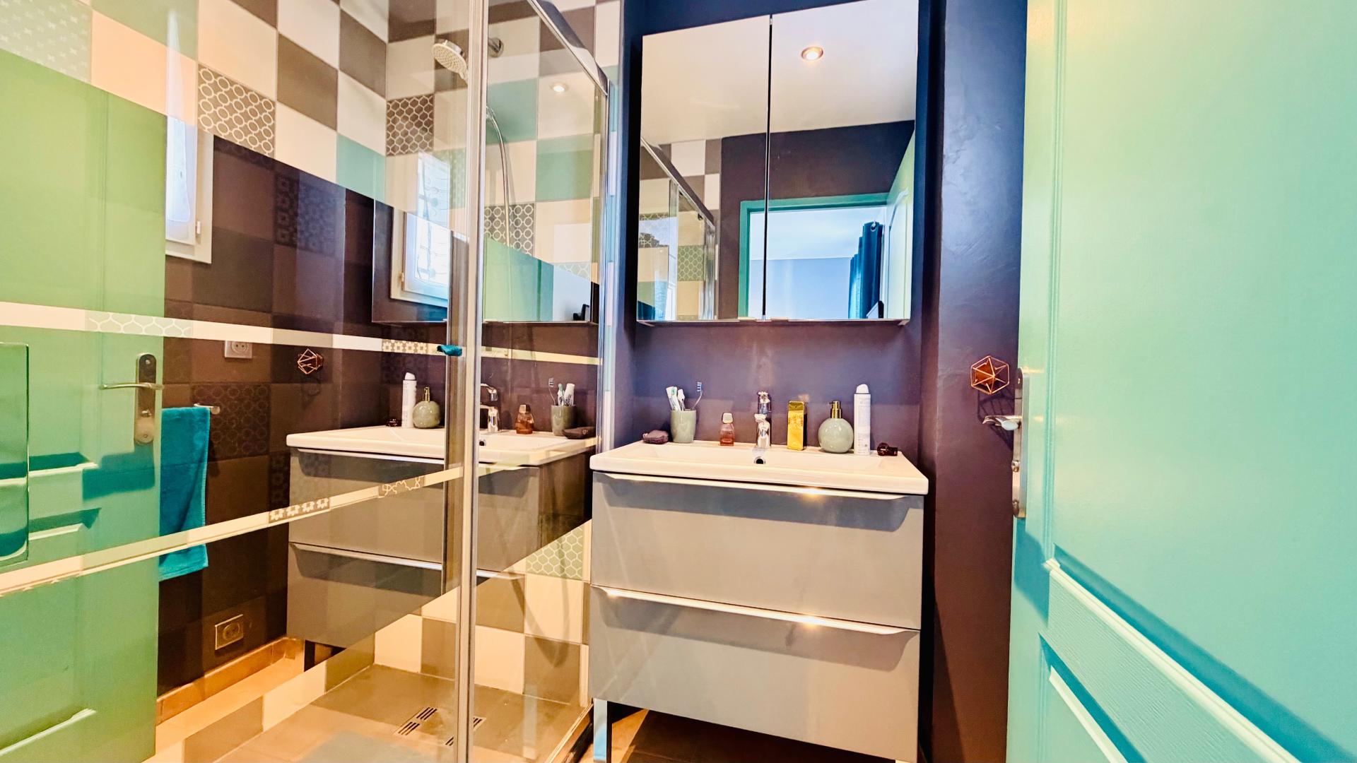 Photo 12 of the listing.