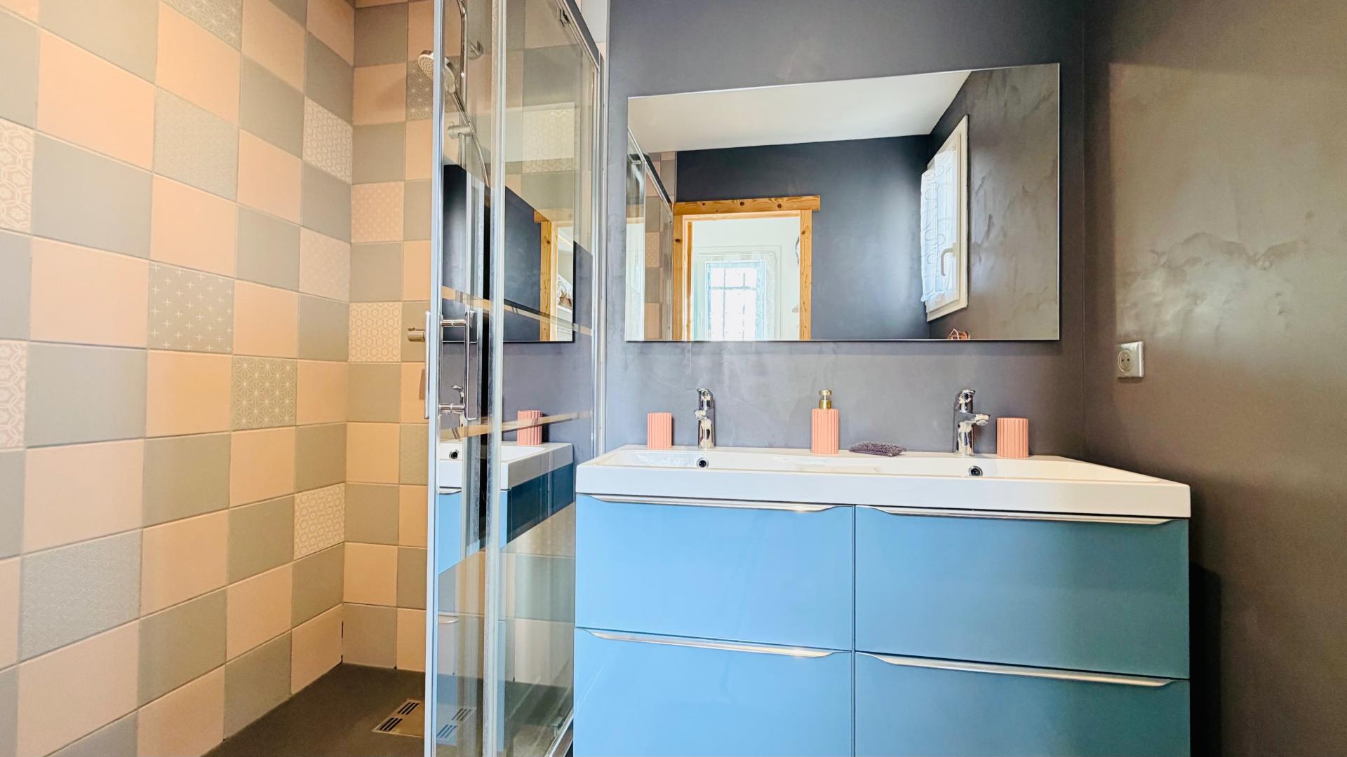 Photo 15 of the listing.