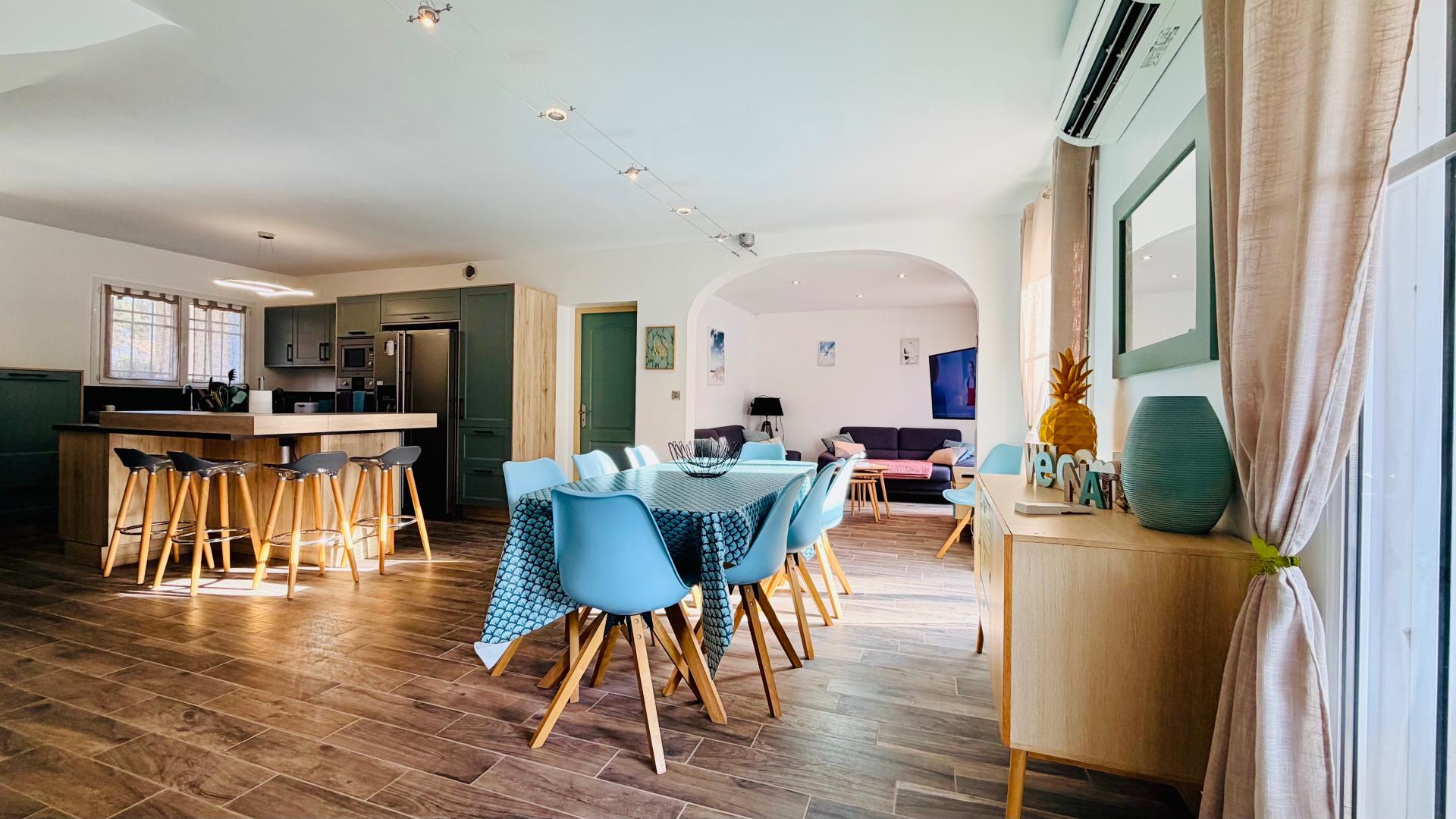 Photo 8 of the listing.