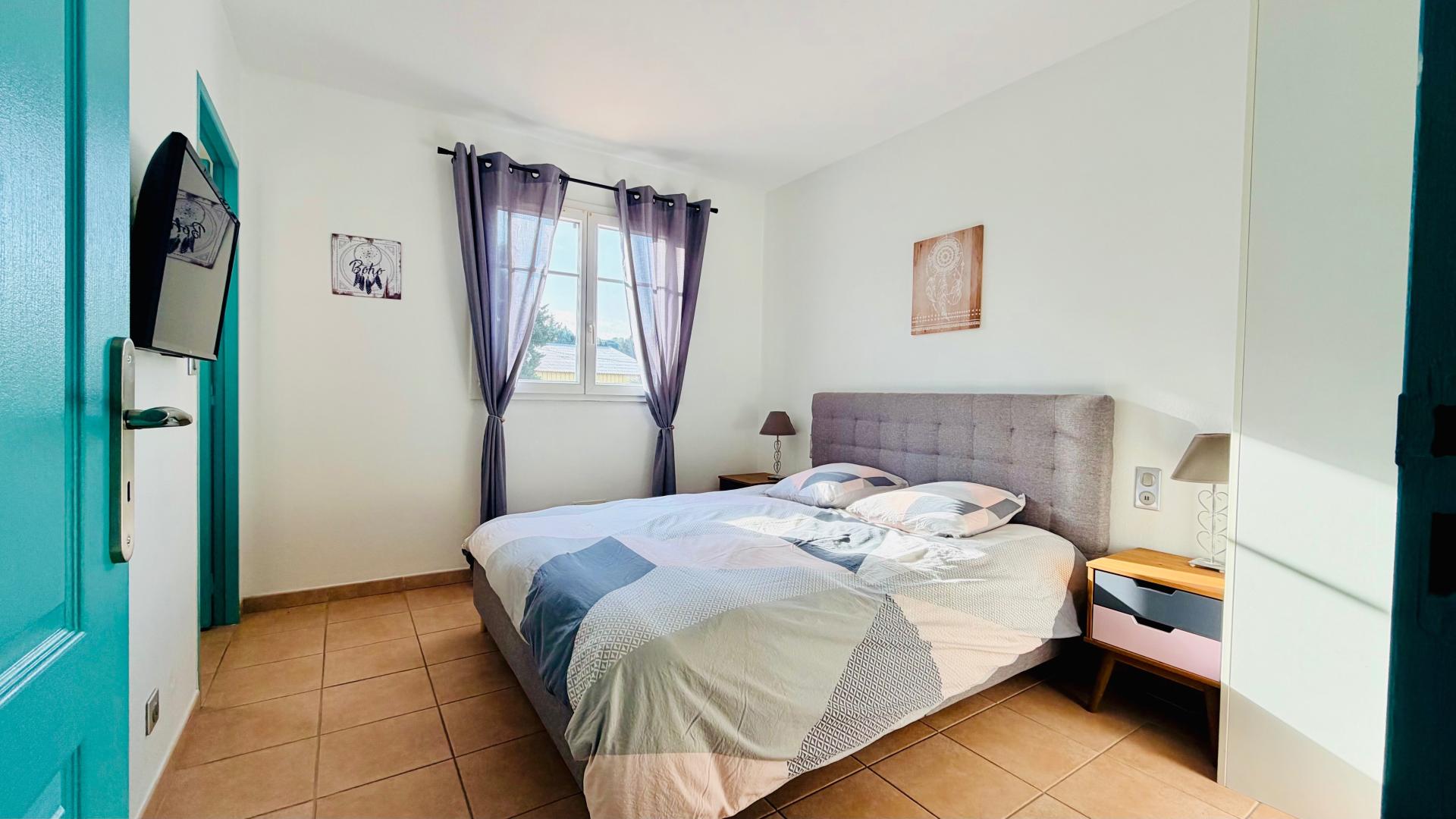 Photo 13 of the listing.