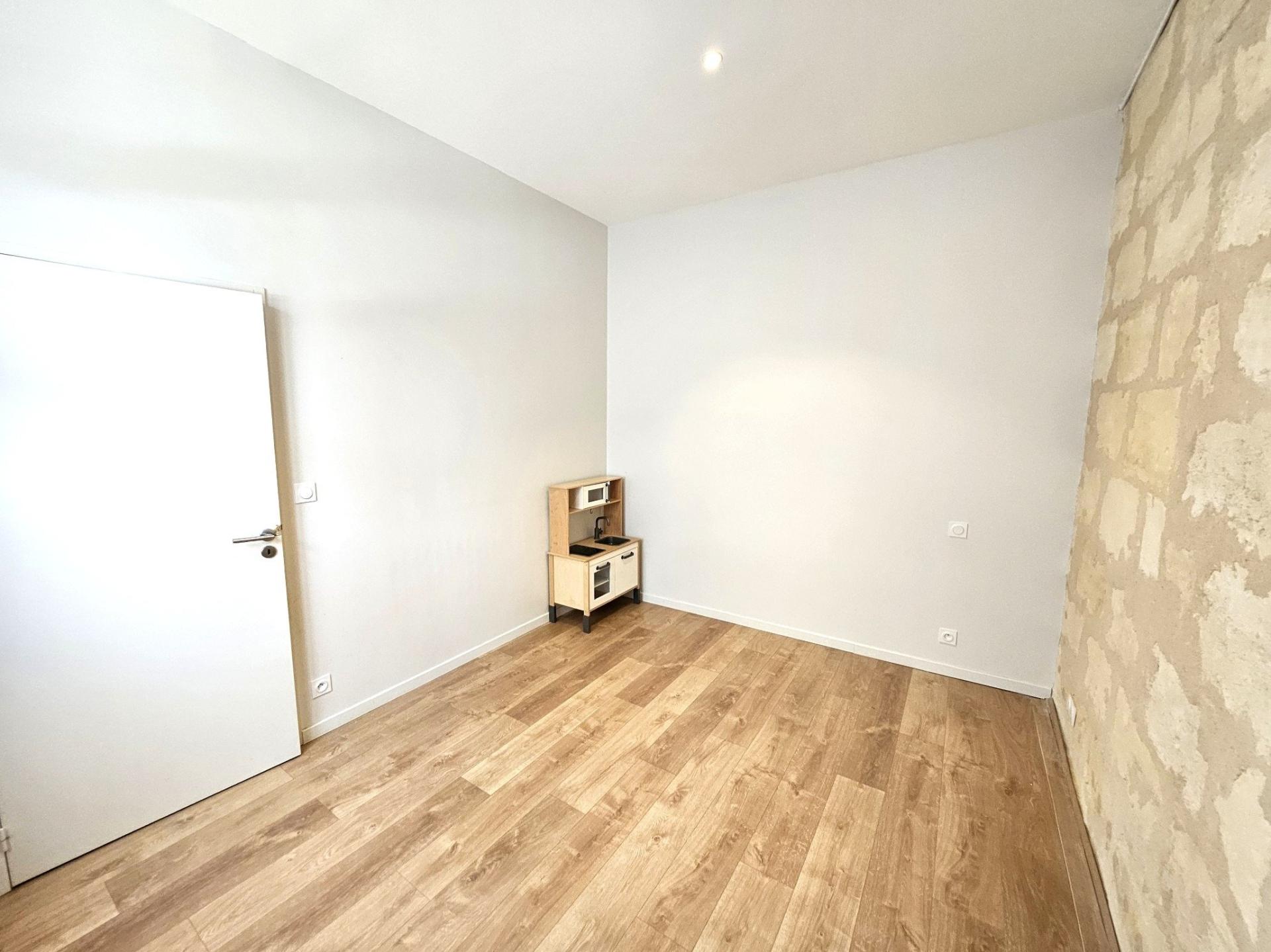 Photo 6 of the listing.