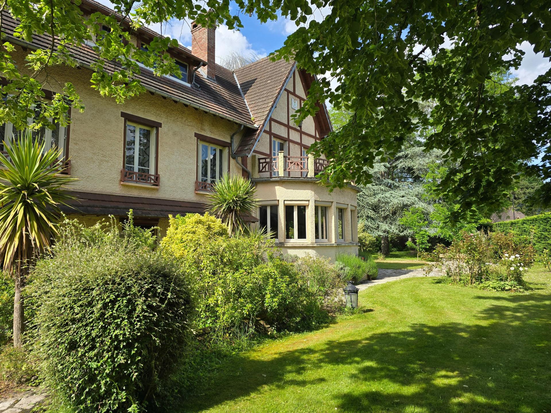 Photo 11 of the listing.