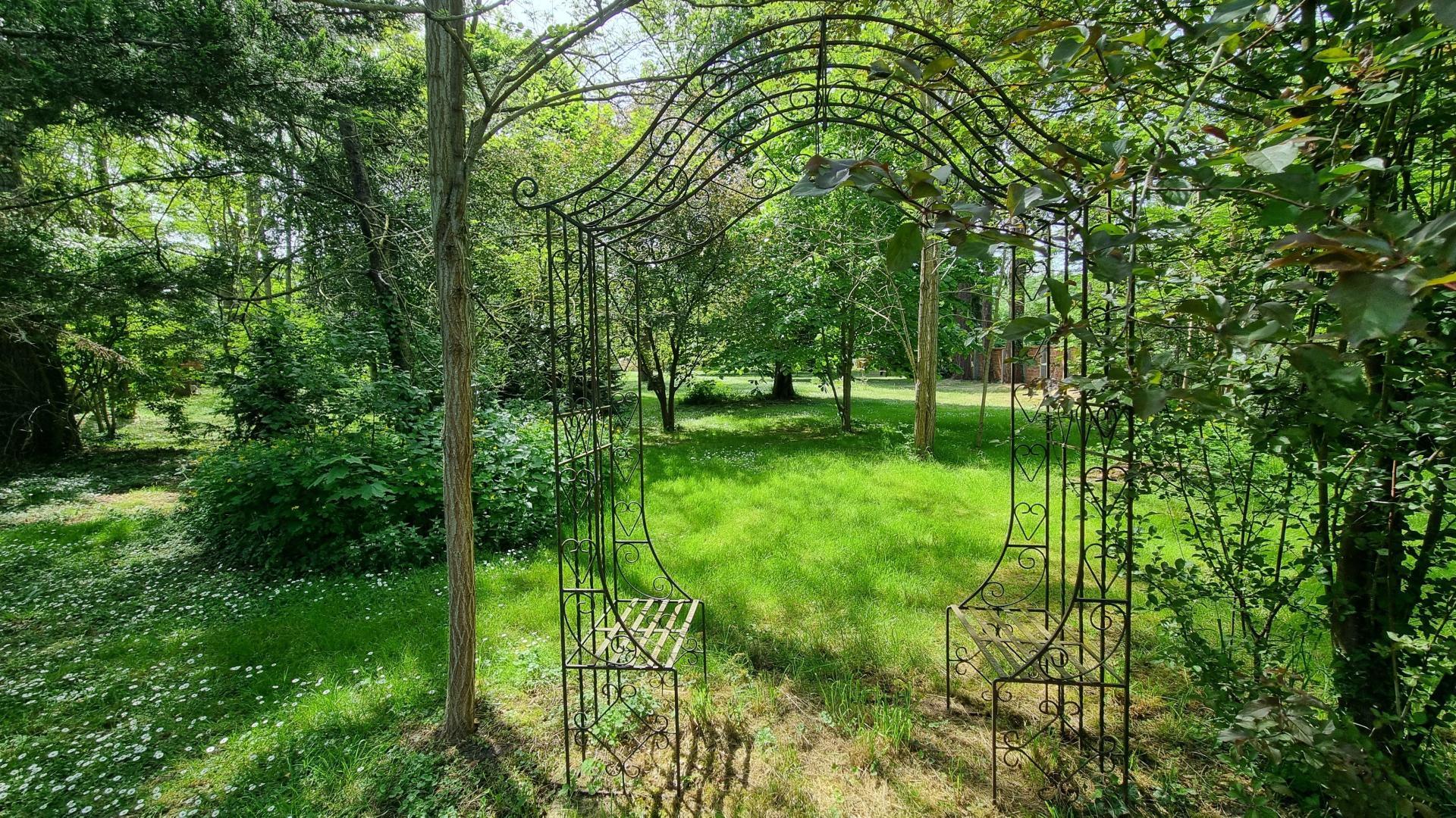 Photo 10 of the listing.