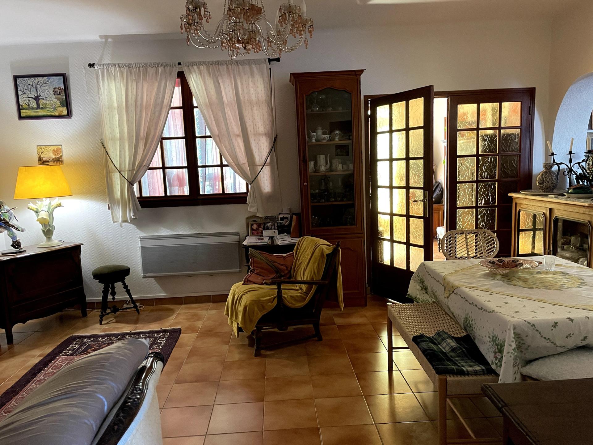 Photo 8 of the listing.