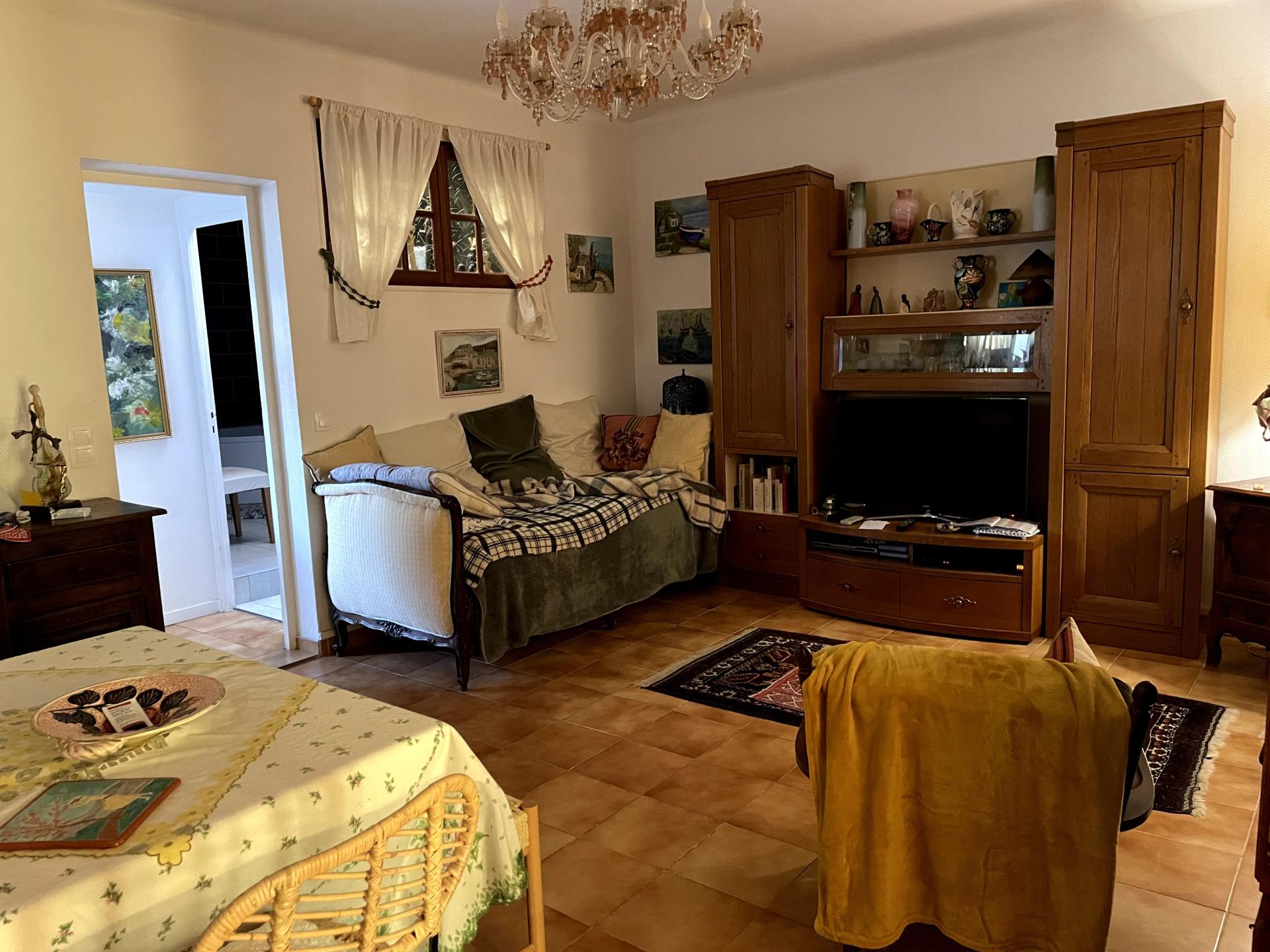 Photo 9 of the listing.