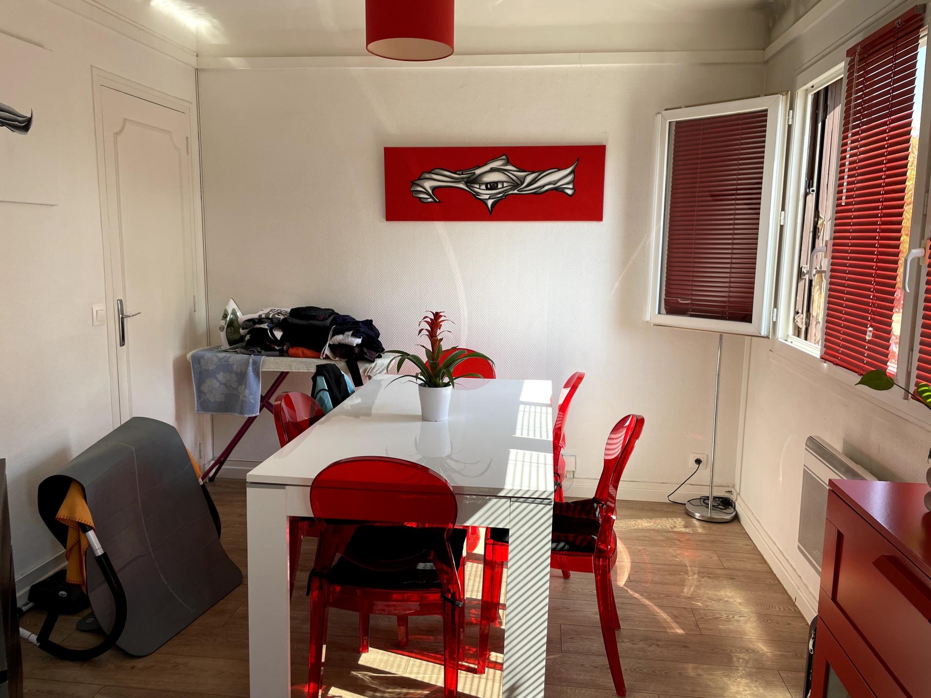 Photo 5 of the listing.