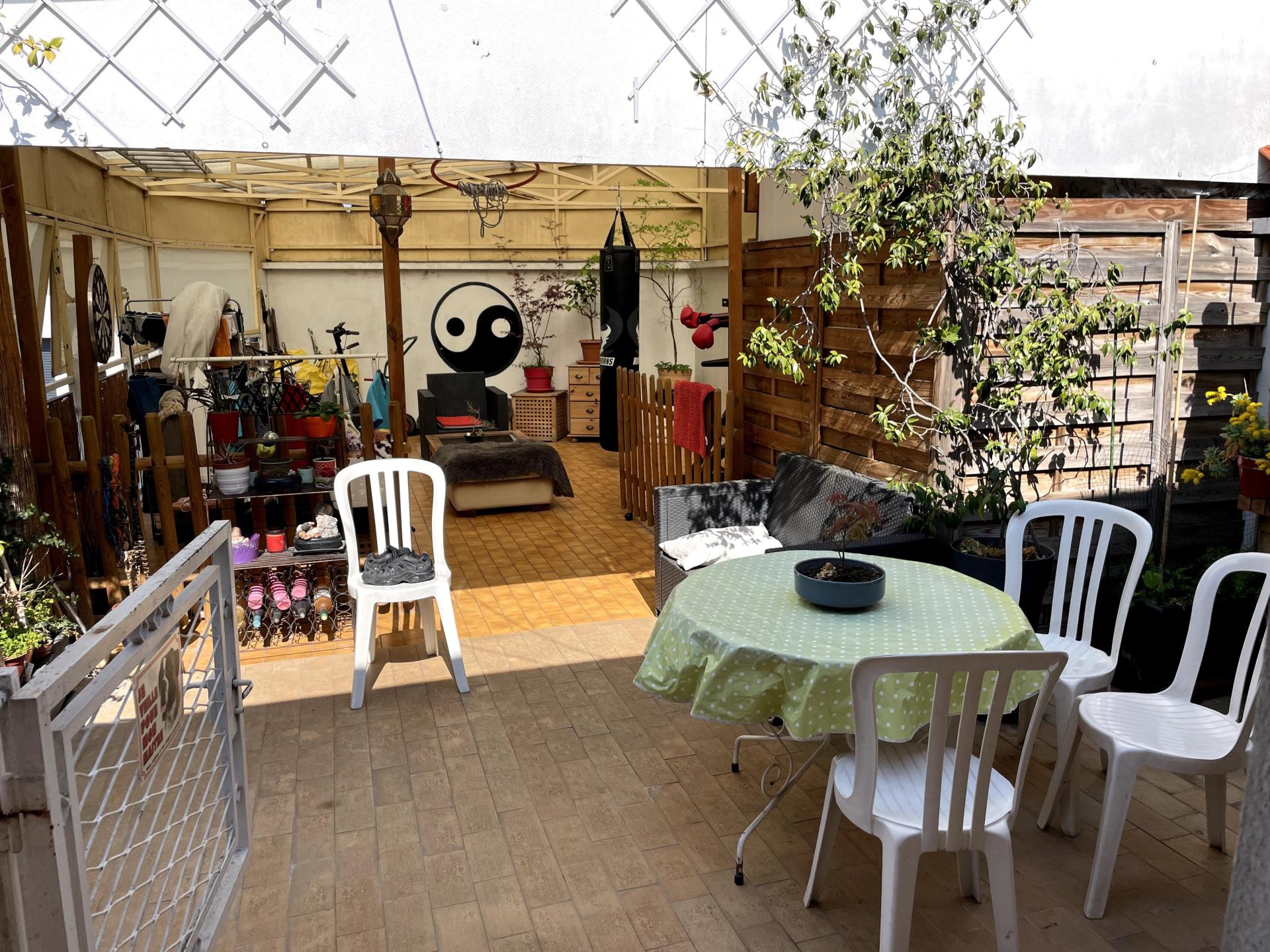 Photo 4 of the listing.