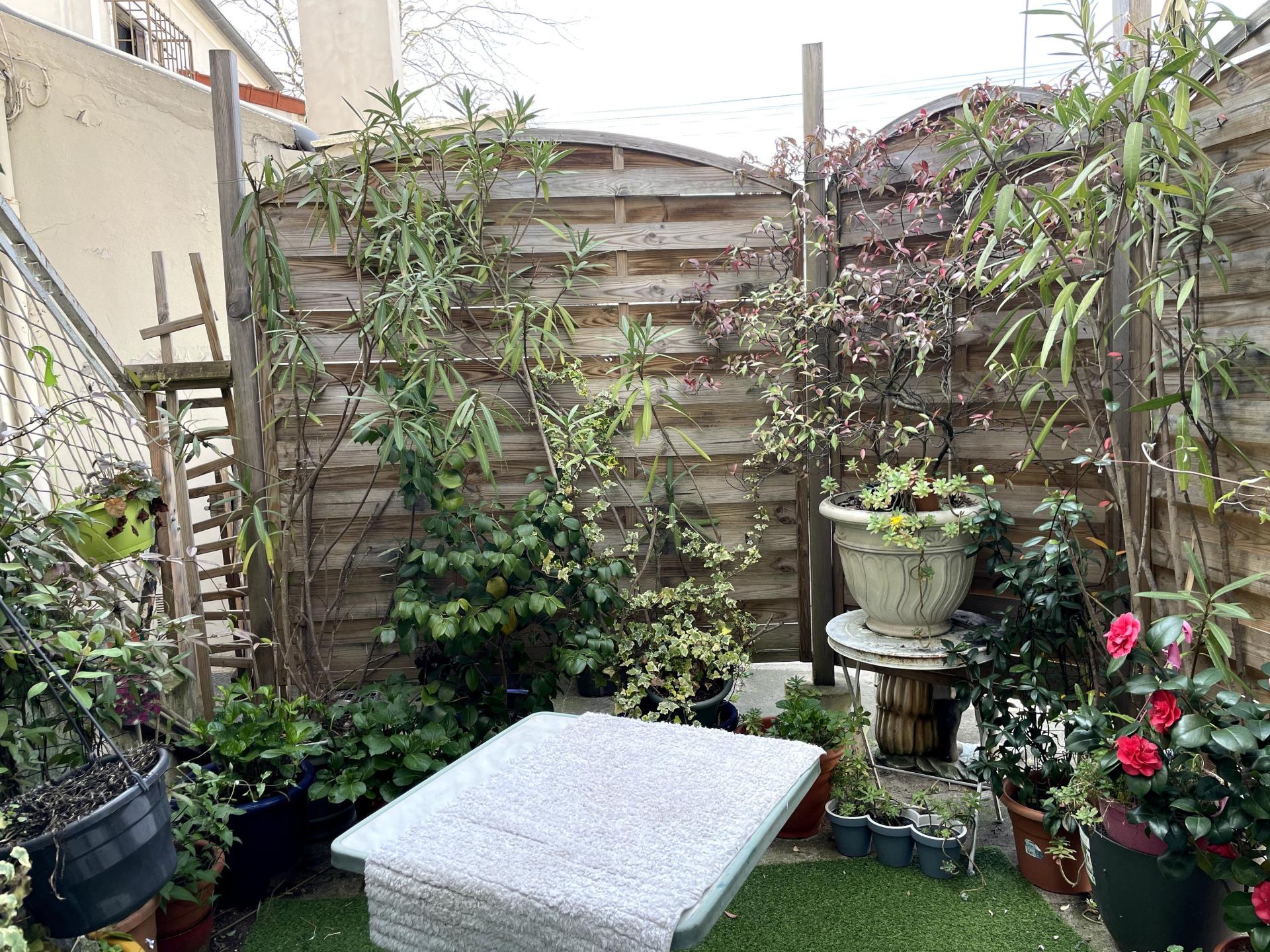 Photo 7 of the listing.