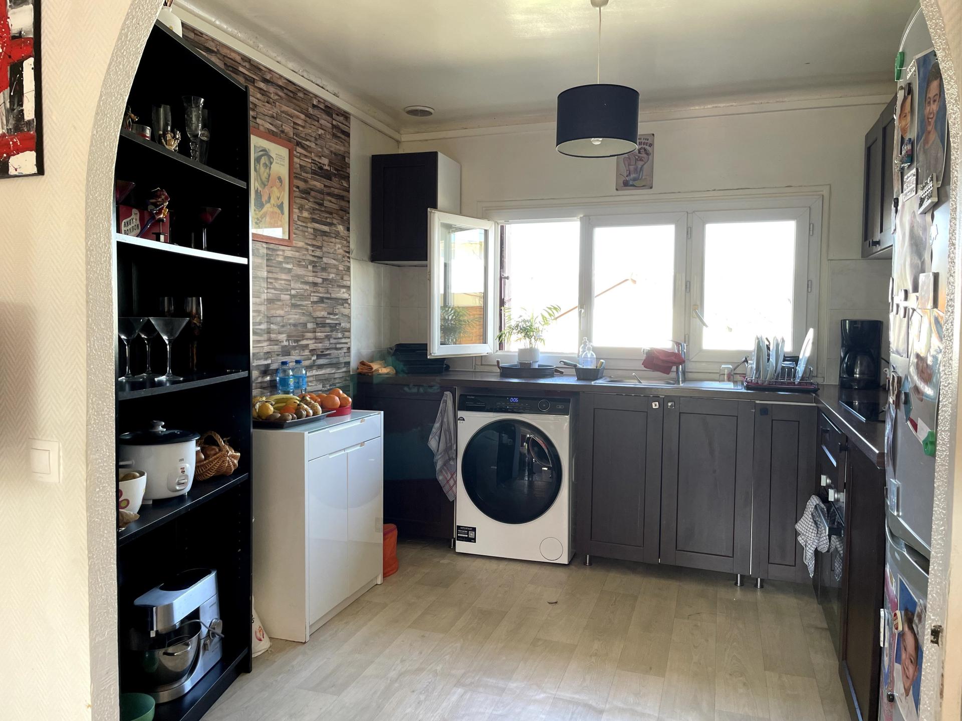 Photo 6 of the listing.