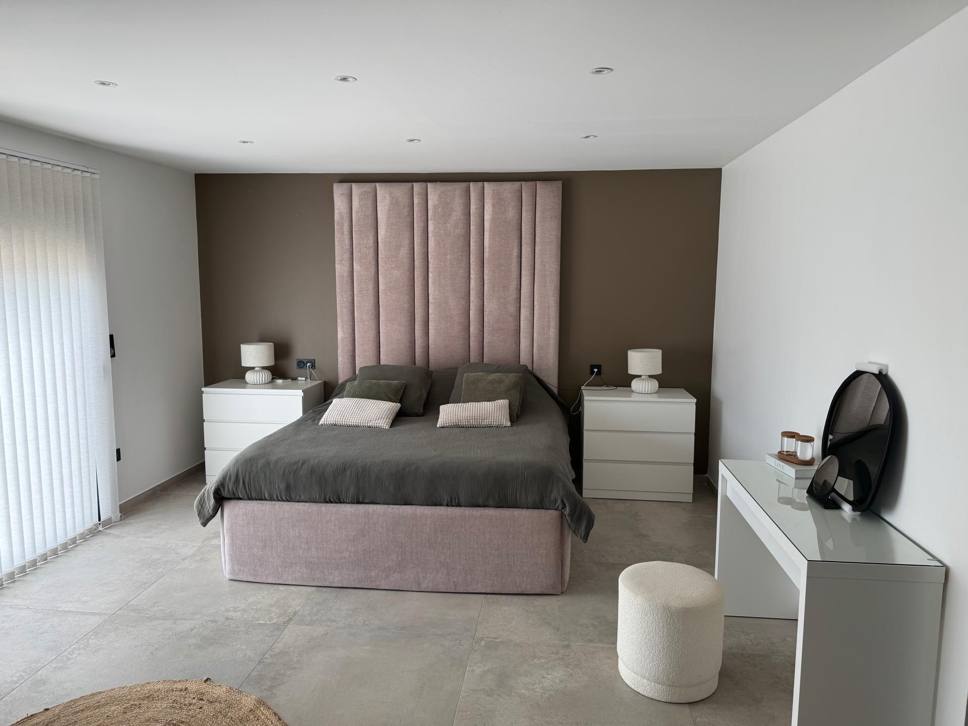 Photo 6 of the listing.