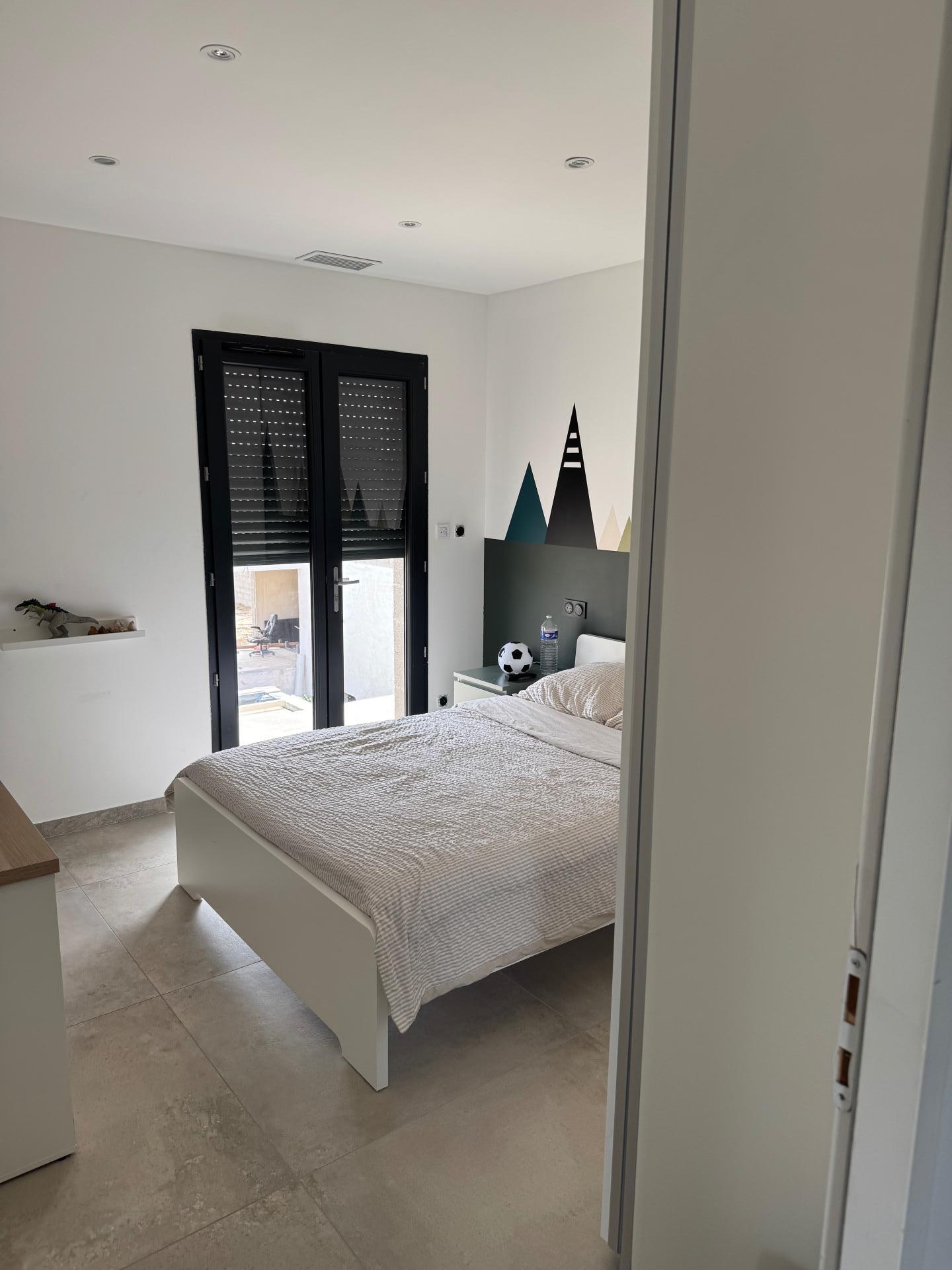 Photo 7 of the listing.