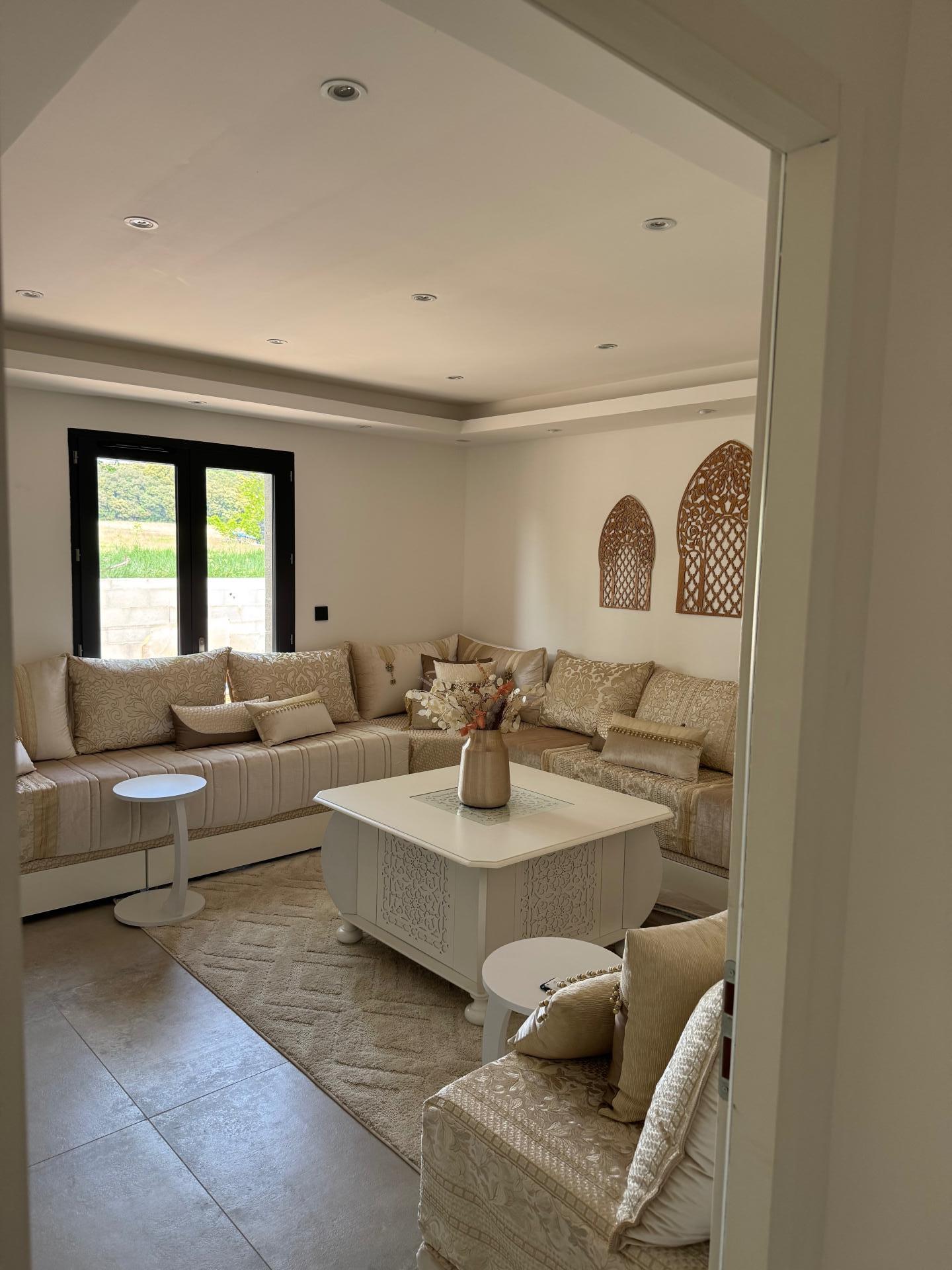 Photo 5 of the listing.