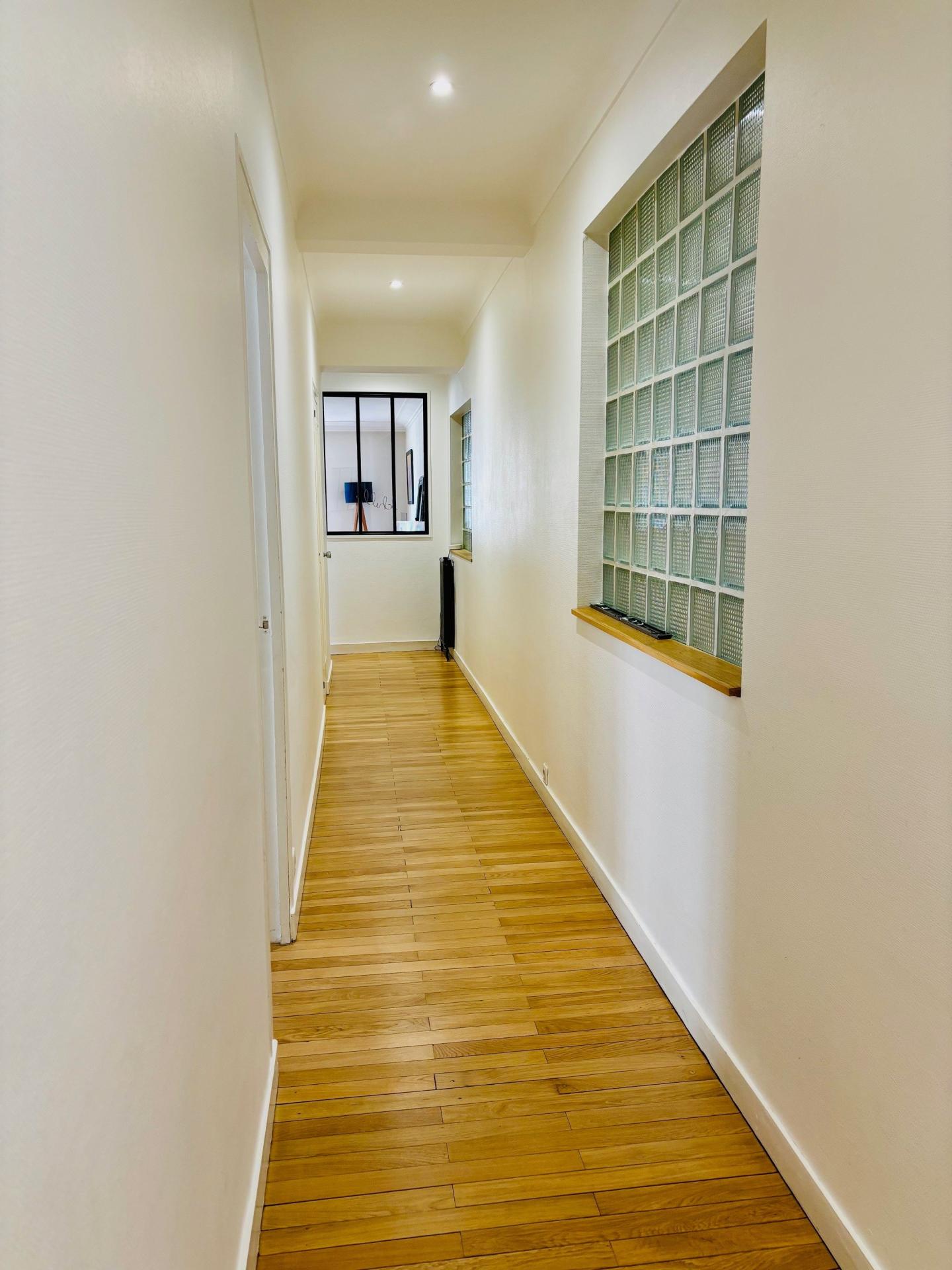 Photo 6 of the listing.